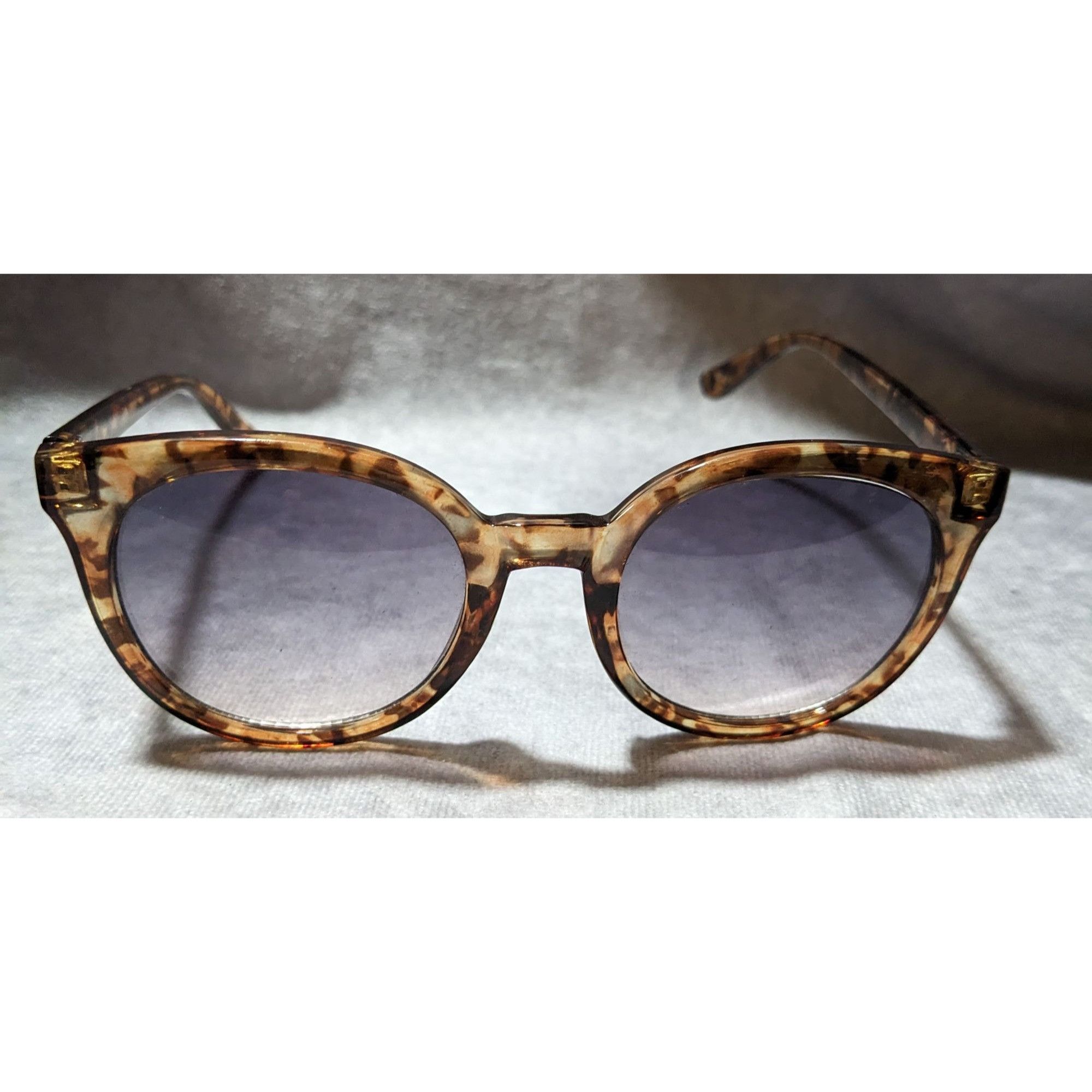 Ann Taylor Ann Taylor Factory Retro Tortoise Sunglasses Size ONE SIZE - 1 Thumbnail
