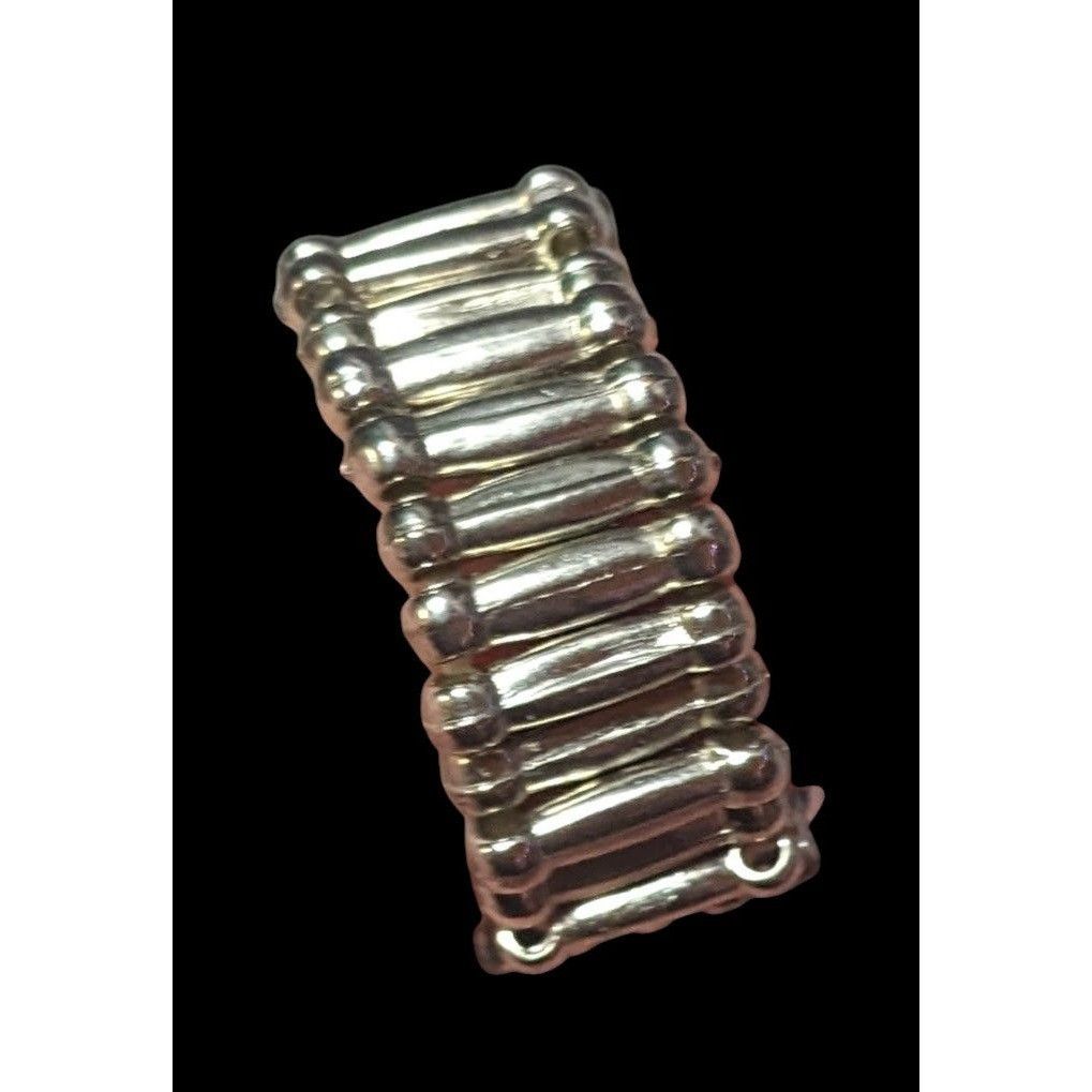 Other Victorian Style Silver Tone Stretch Ring With Marbled White Size ONE SIZE - 8 Thumbnail