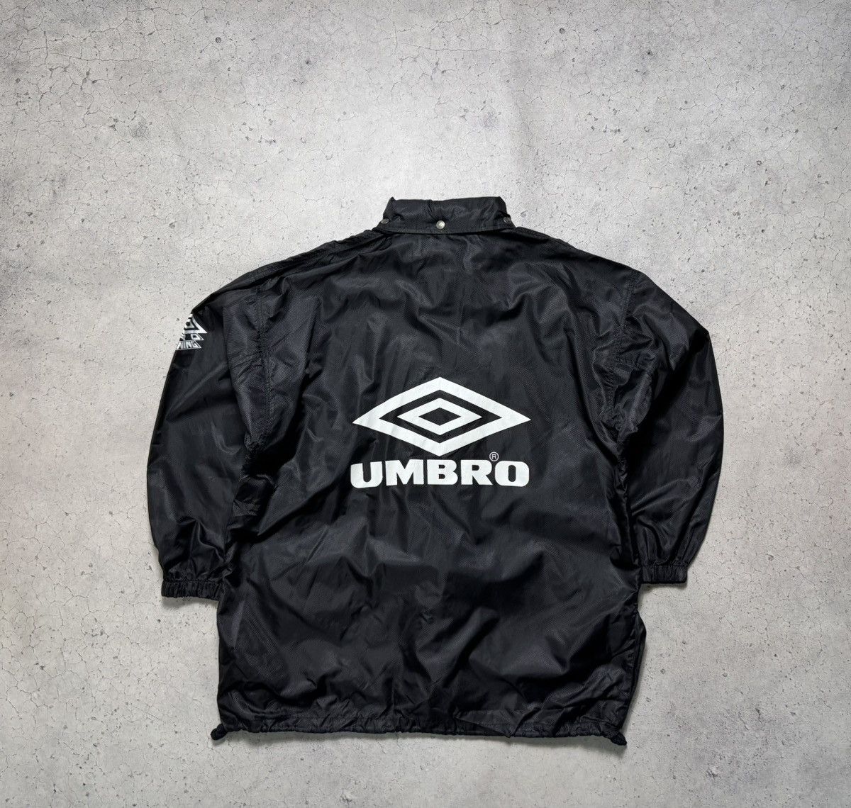 Umbro Umbro Black Big Logo Nylon Jacket Vintage 90’s Size US L / EU 52-54 / 3 - 11 Thumbnail