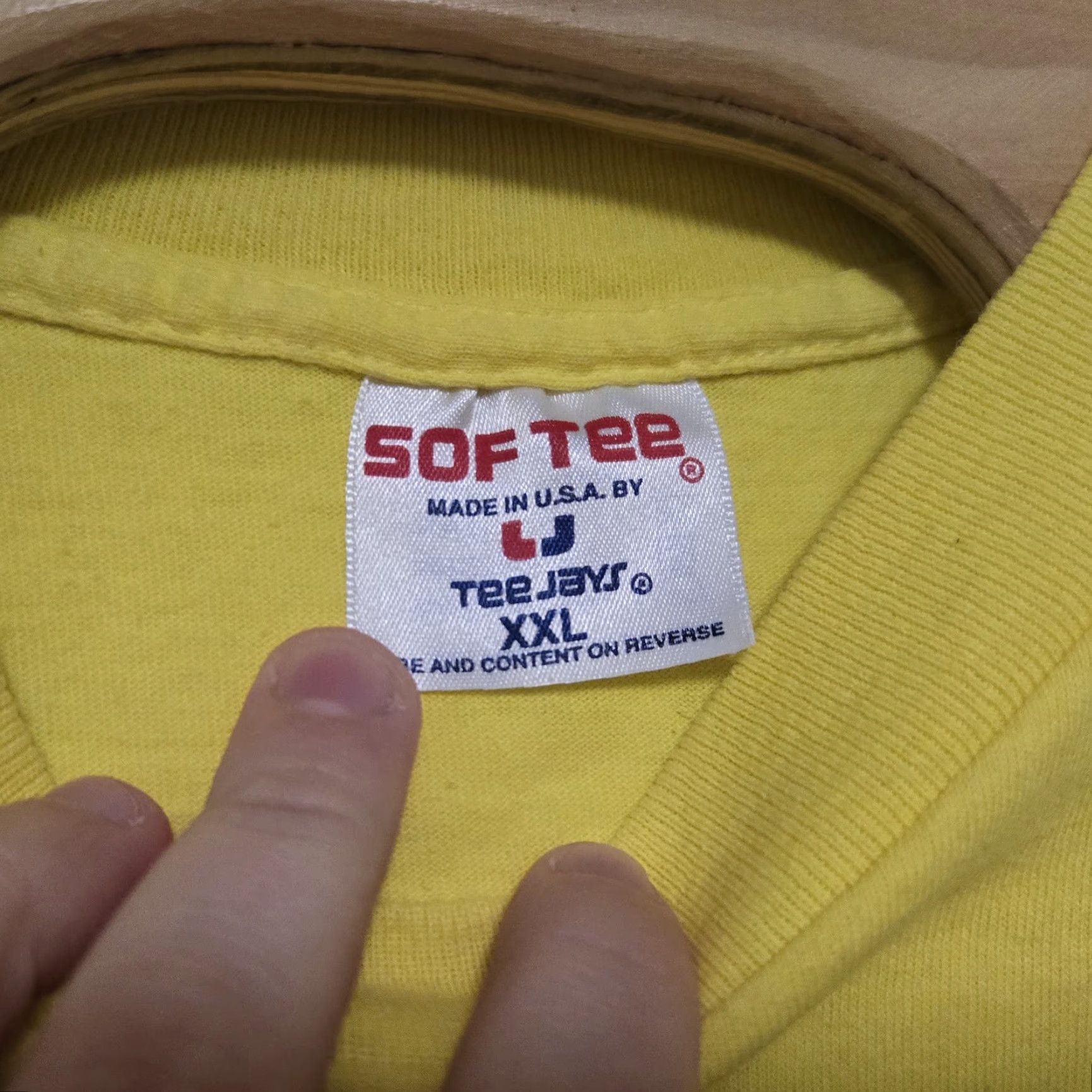 Vintage VINTAGE Tweety Bird Six Flags T-Shirt Mens Shirt XXL Yellow 1992 Softee Size US XXL / EU 58 / 5 - 7 Thumbnail