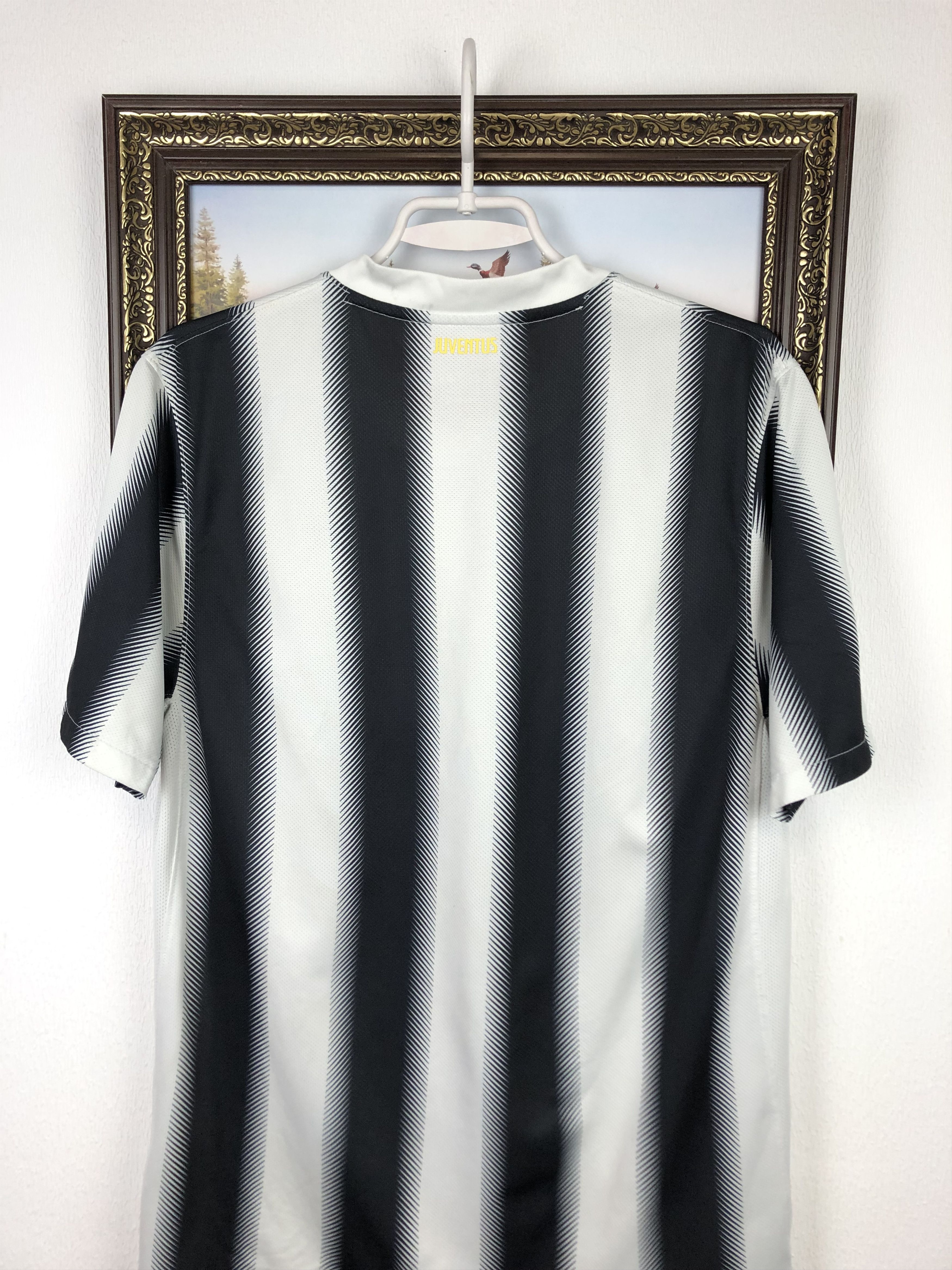 Nike Juventus football shirt 2011 Soccer Nike Jersey Maglia Size US M / EU 48-50 / 2 - 11 Thumbnail