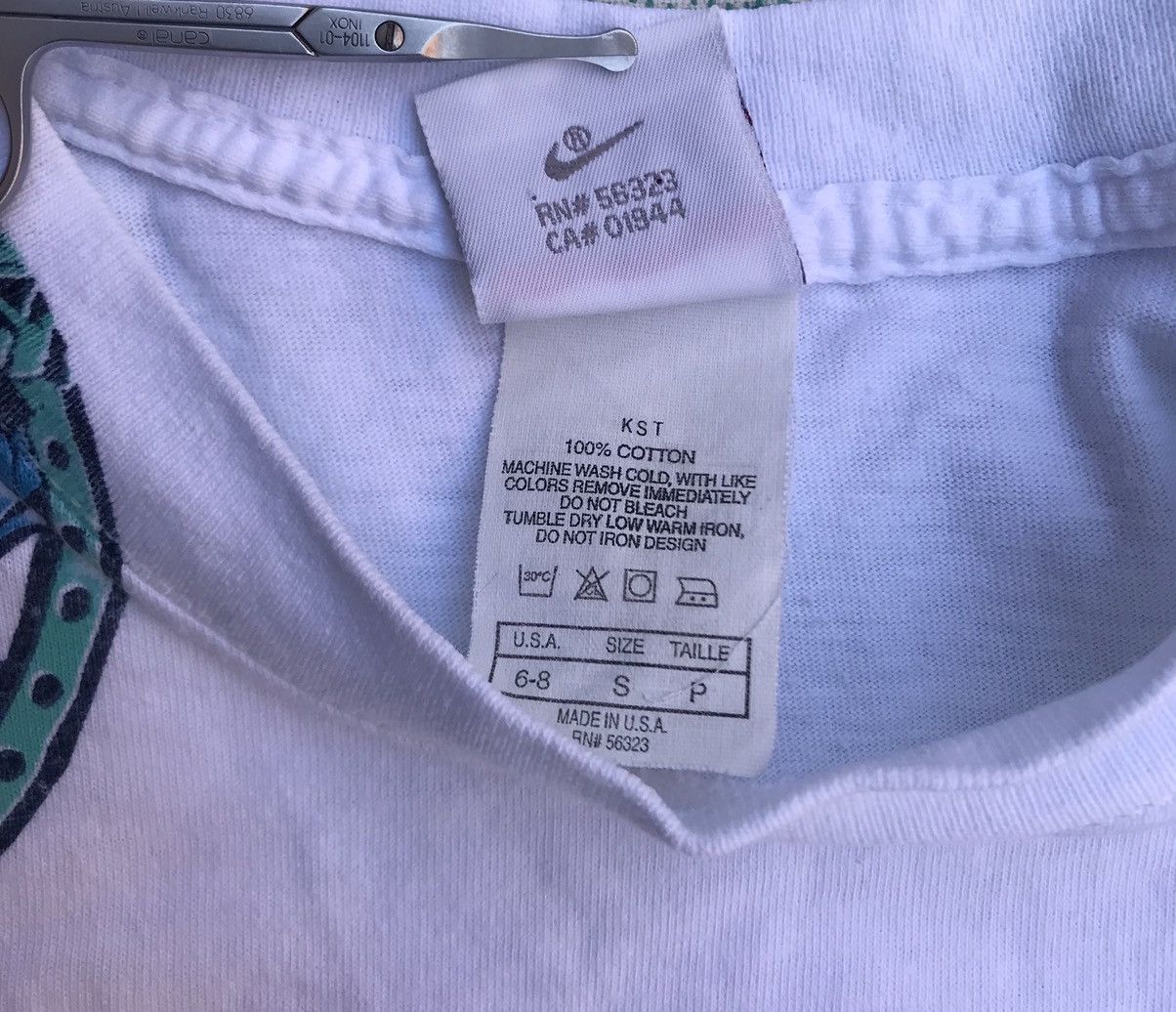 Nike Vintage 90s Nike Graphic AOP Tee t shirt Size US S / EU 44-46 / 1 - 6 Thumbnail