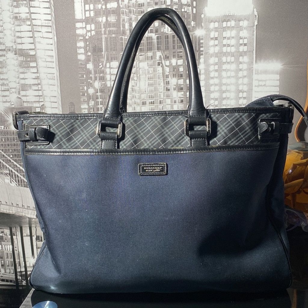 Burberry Authentic Burberry Tote Bag Size ONE SIZE - 2 Thumbnail