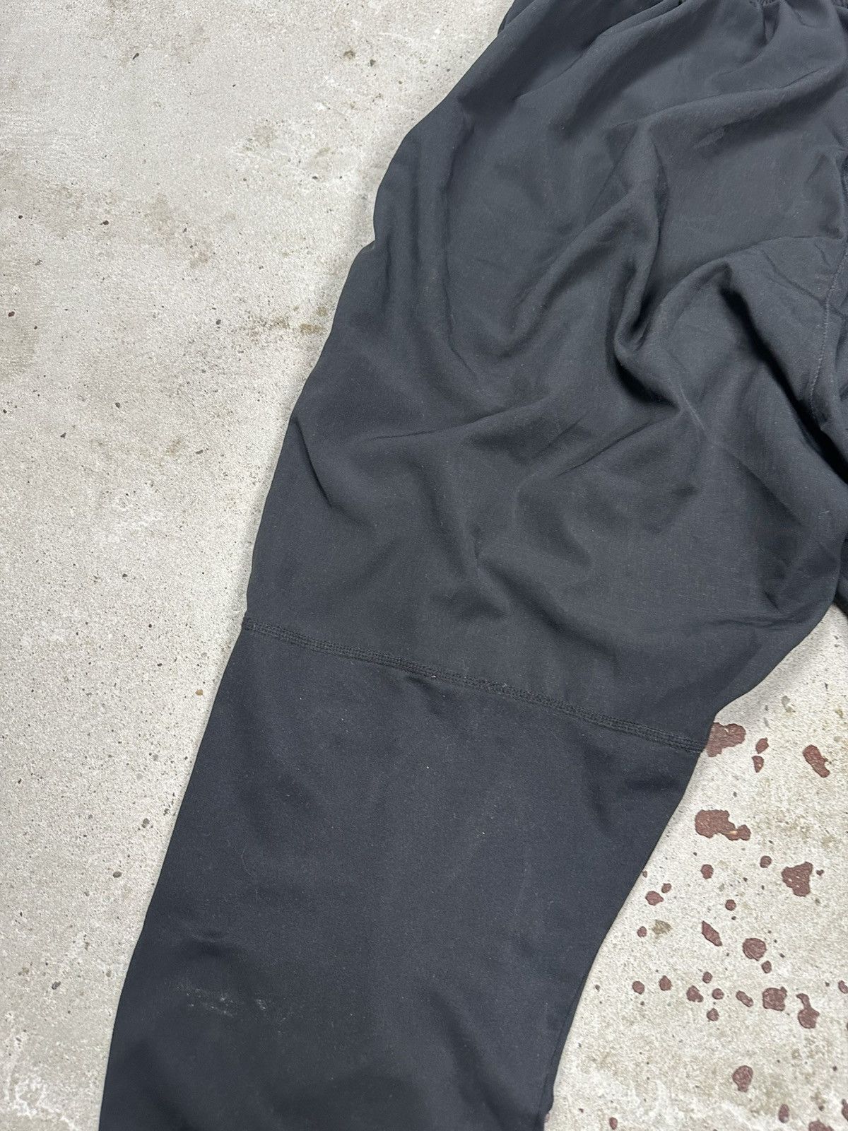 Nike Vintage Y2K Nike Black Track Pants Swoosh rare Size US 34 / EU 50 - 12 Thumbnail