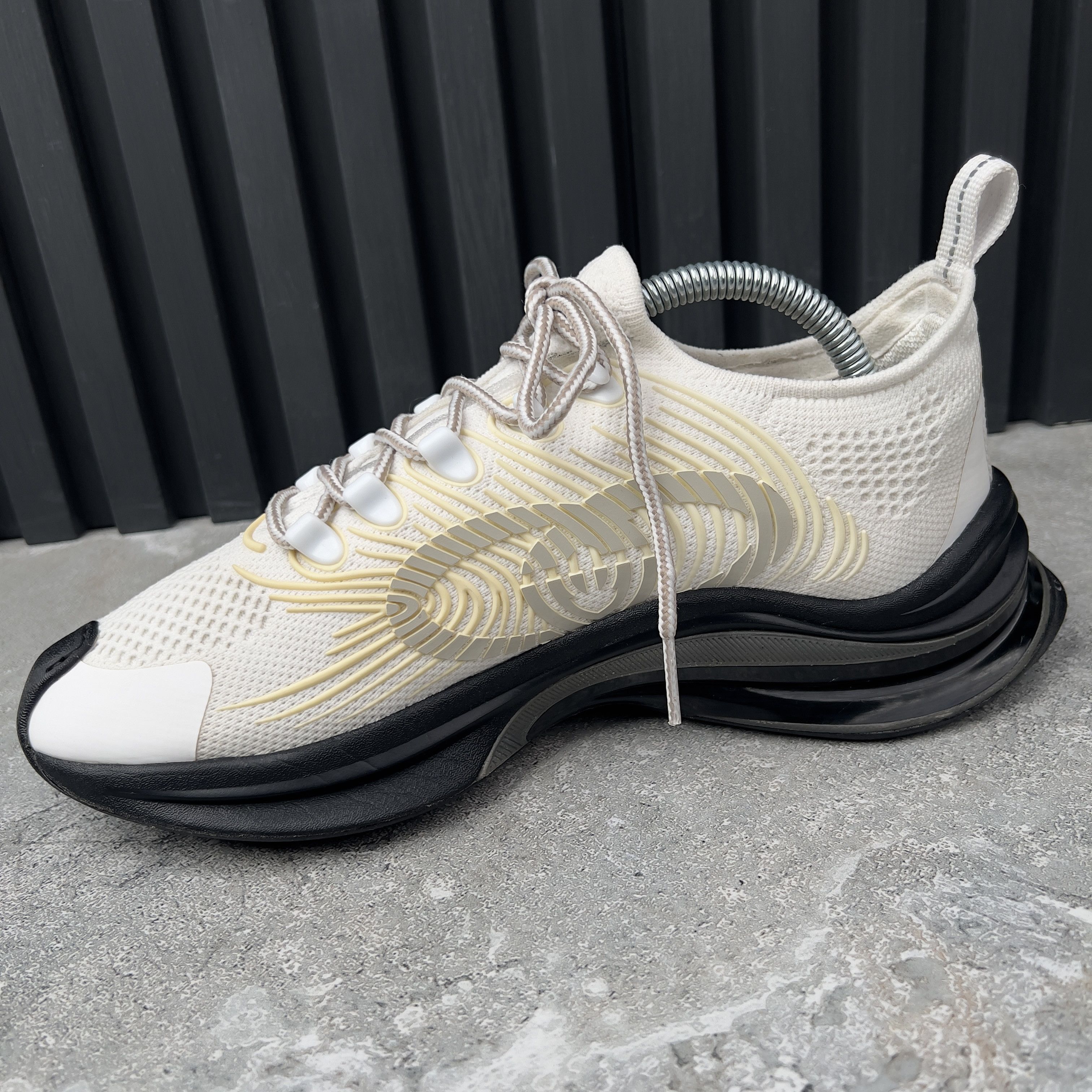 Gucci Gucci Run GG Monogram Sneakers White Yellow Fabric Size US 9 / IT 39 - 6 Thumbnail