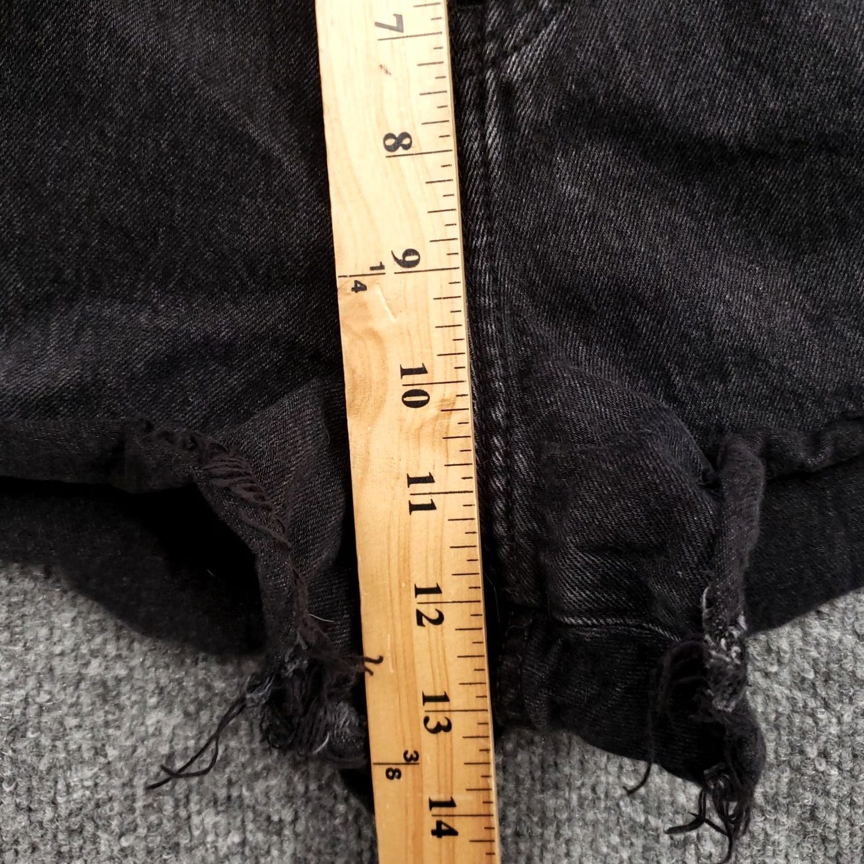 Uniqlo Uniqlo Shorts Women Black High Rise Cut Off Denim Hot Pants 28 Size 28" / US 6 / IT 42 - 4 Thumbnail