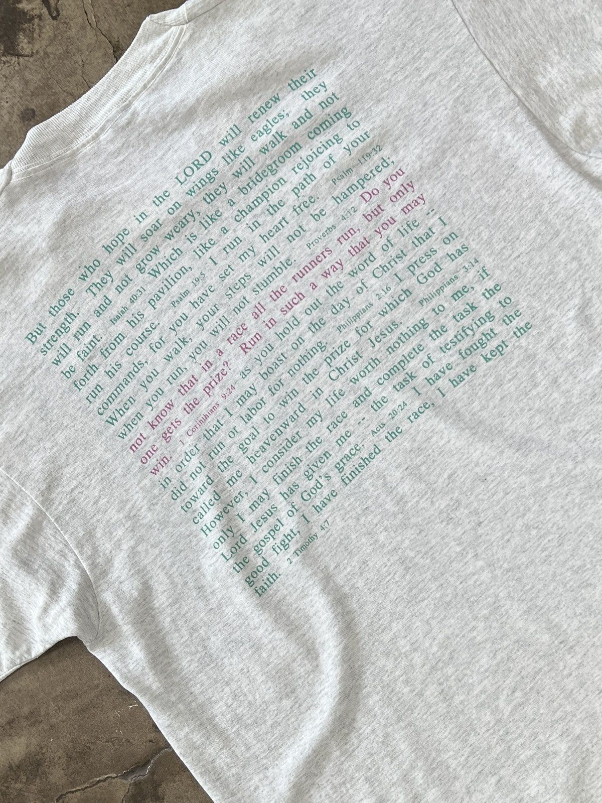 Vintage Vintage Runner Jesus Bible Verse Hebrews Religious Tee Large Size US L / EU 52-54 / 3 - 4 Thumbnail