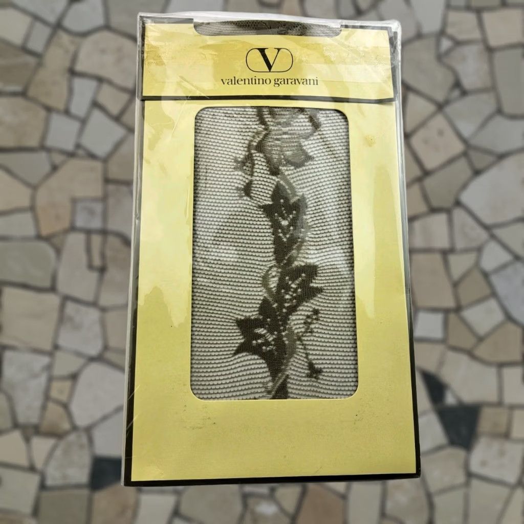 Valentino VINTAGE Valentino Pantyhose Tights Lace Pattern Women M Taupe 85-98cm 150-165cm Size 32" / US 10 / IT 46 - 1 Thumbnail