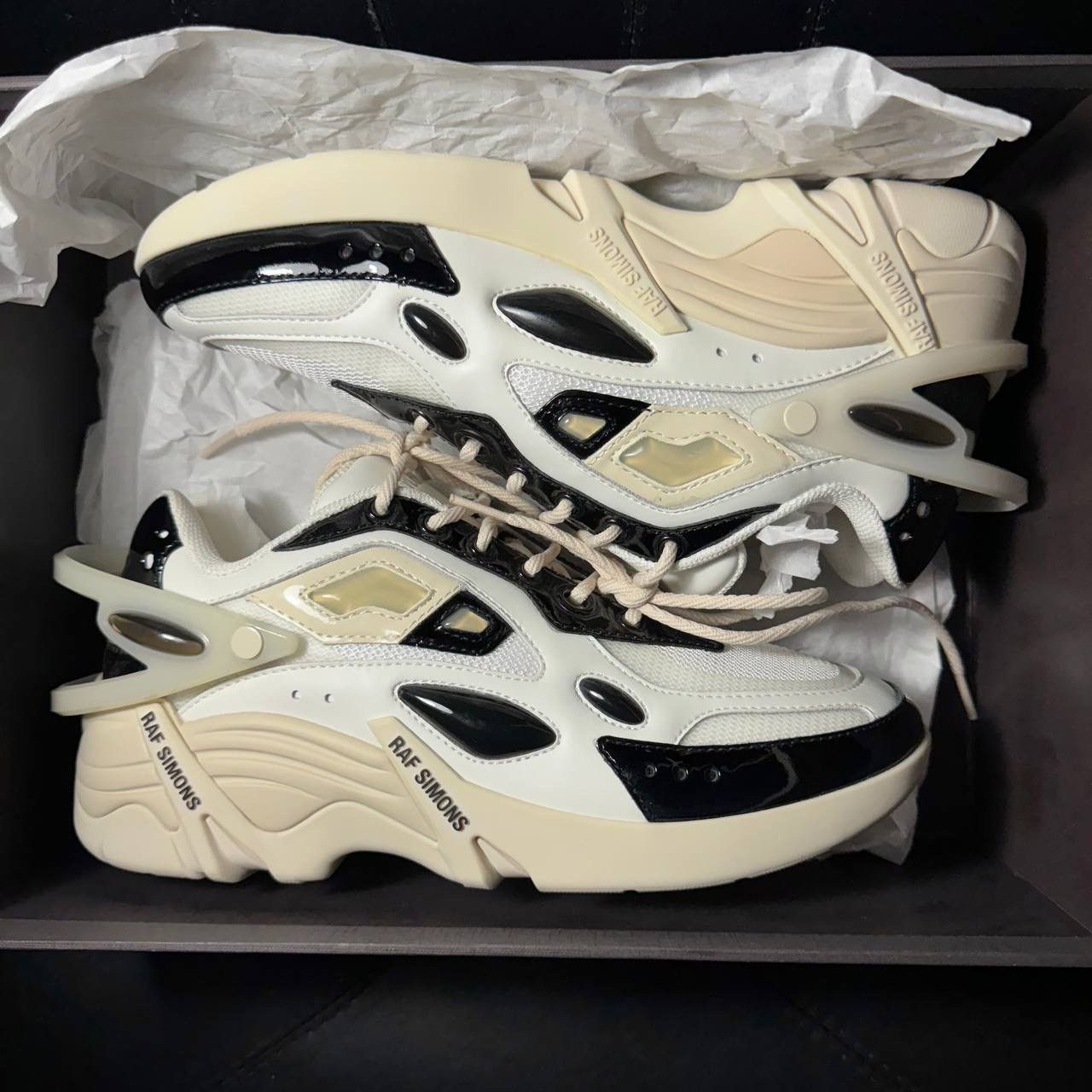 Raf Simons 41 Raf simons cylon 21 black white Size US 8 / EU 41 - 8 Thumbnail