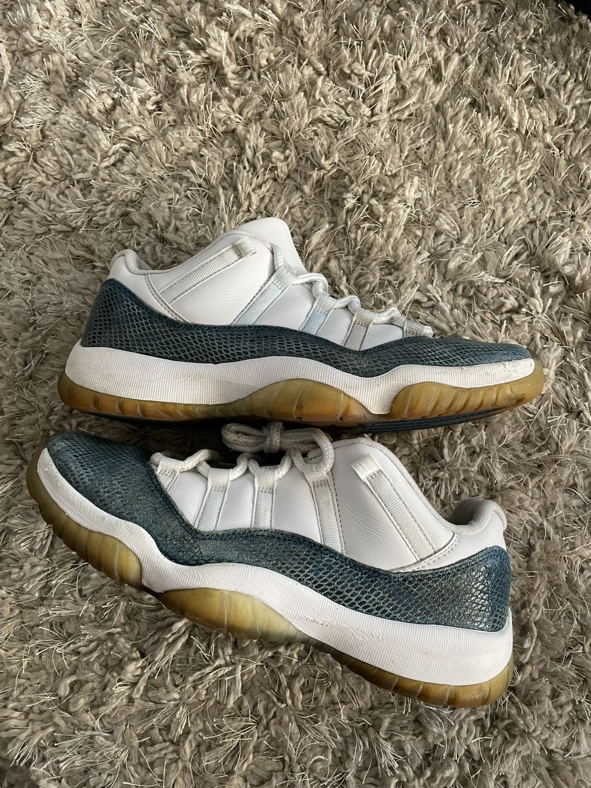 Jordan Brand Jordan 11 Low Navy Snake Skin Size US 9.5 / EU 42-43 - 2 Thumbnail