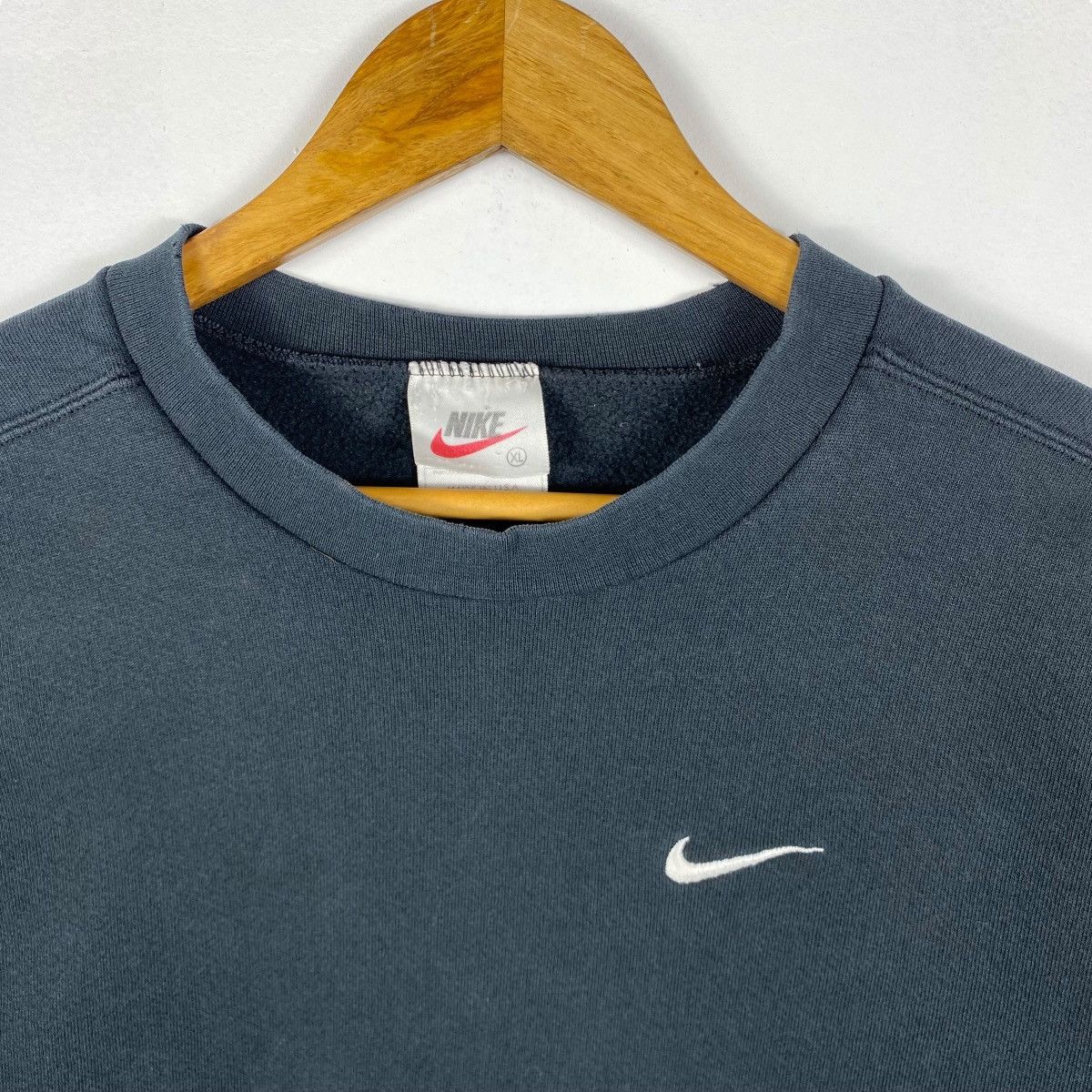 Nike × Vintage Vintage 90's NIKE Small Embroidery Swoosh Crewneck Size US XL / EU 56 / 4 - 2 Thumbnail
