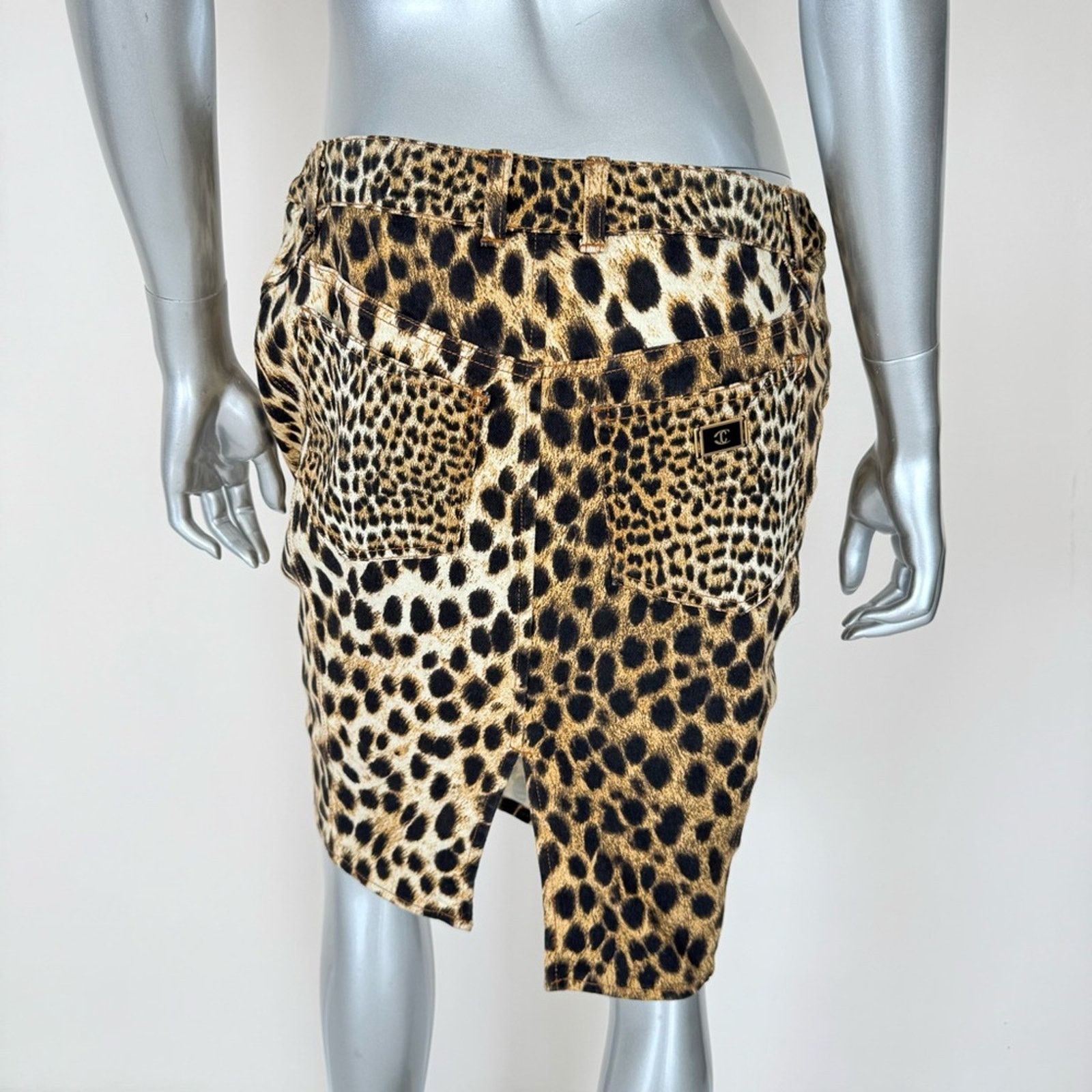 Just Cavalli Just Cavalli leopard print skirt size 42IT or 6US Authentic Size 28" / US 6 / IT 42 - 3 Thumbnail