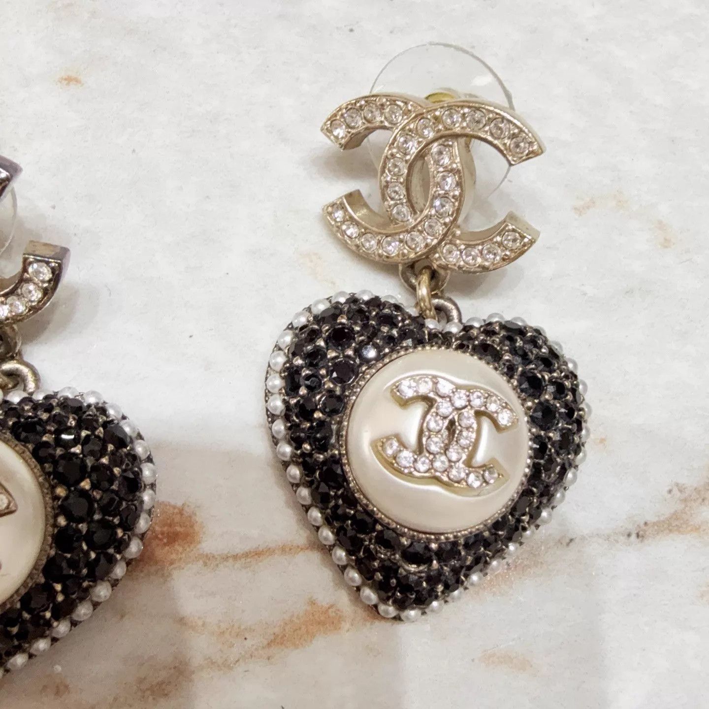 Chanel Chanel 22B B&W Color Blocked CC Pave Heart Pearl Earrings Size ONE SIZE - 2 Thumbnail