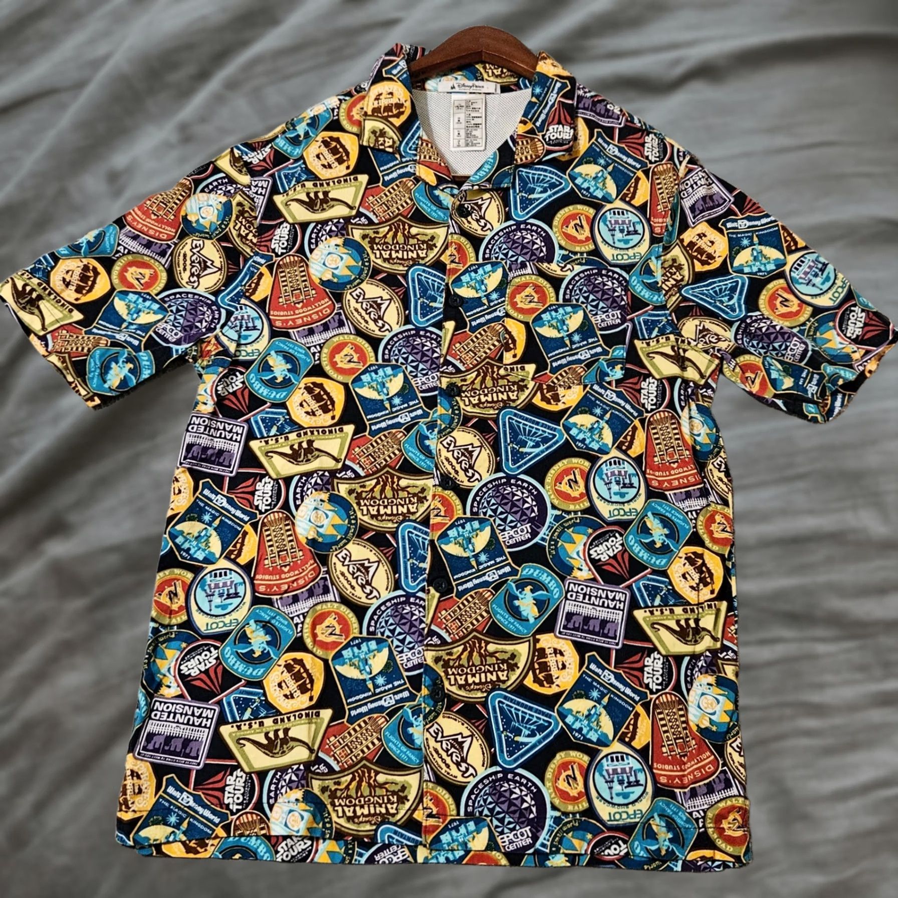 Disney Disney Parks Walt Disney World Park Icons Button Up Camp Shirt Size Small Mens Multicolor Size US S / EU 44-46 / 1 - 1 Thumbnail