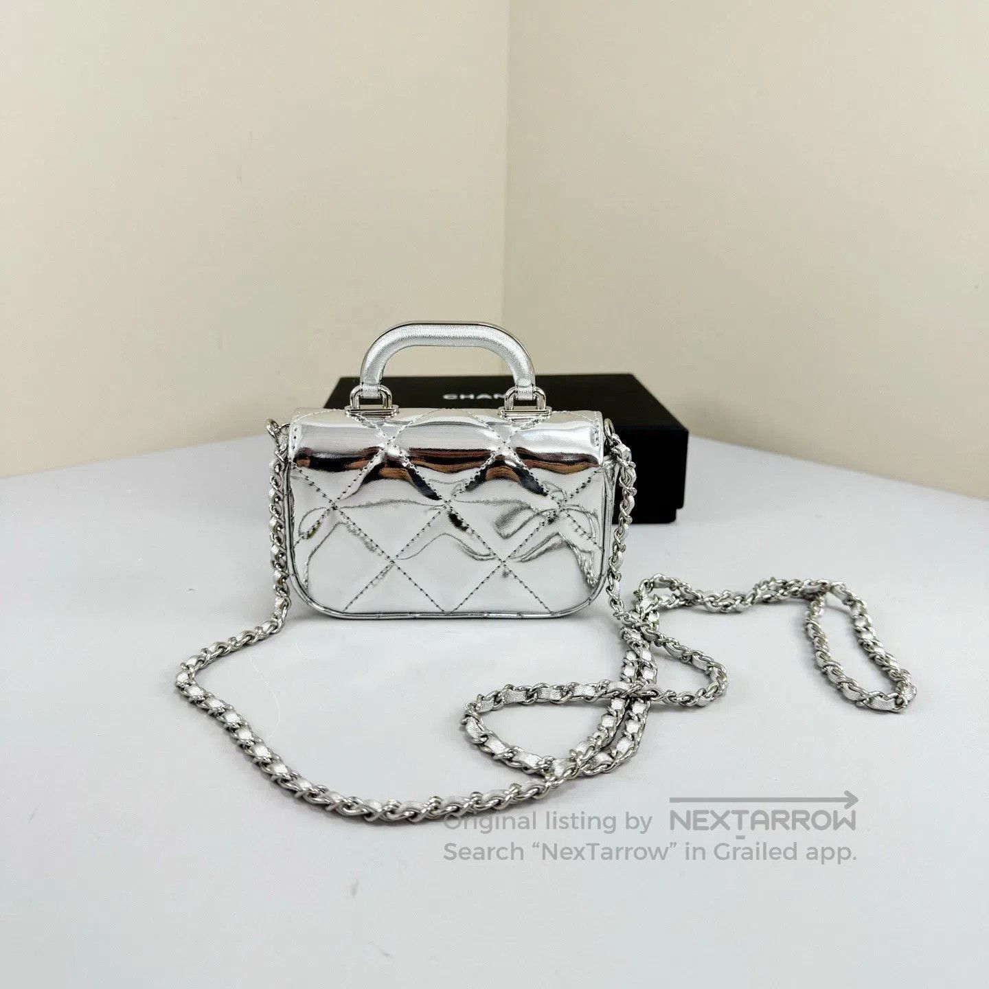 Chanel Chanel 25k Mini Silver Handle Flap Bag. Size ONE SIZE - 4 Thumbnail