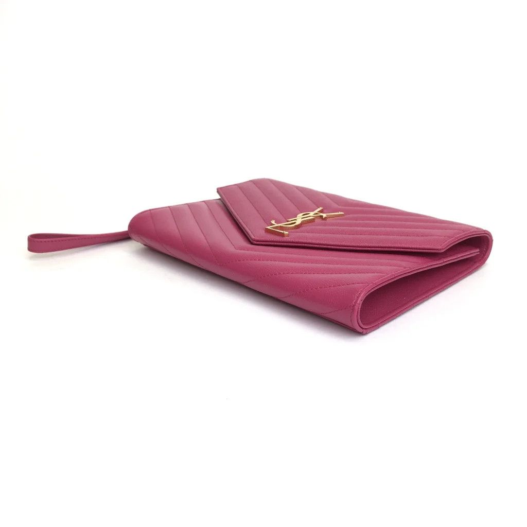 o1b1hav110425 Size: OS / Cassandre Matelasse Flap Pouch