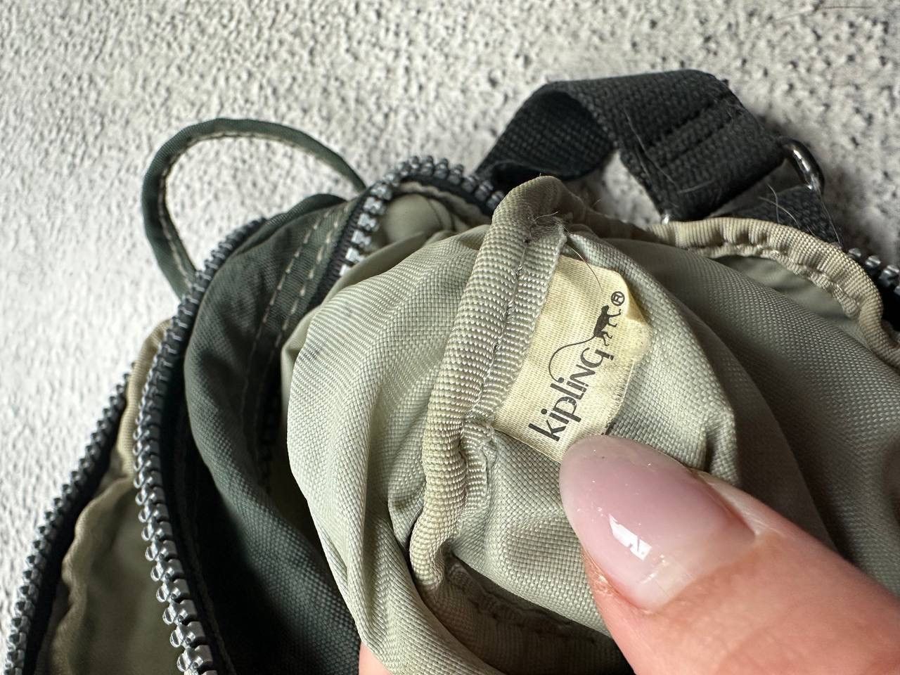 Japanese Brand Vintage Japan Messenger Sling Bag Distressed Y2K Faded Size ONE SIZE - 14 Thumbnail