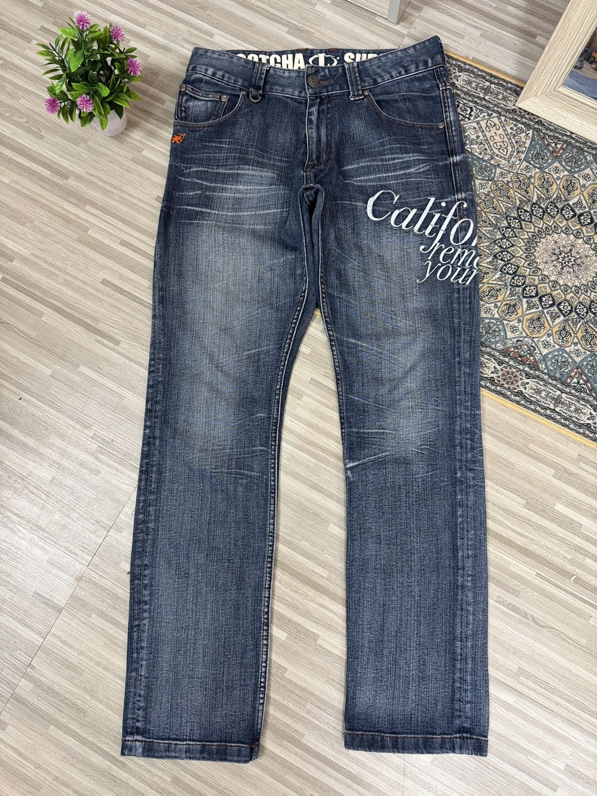 Gotcha × Vintage Vintage Gotcha Biglogo Distressed Denim Jeans Size US 32 / EU 48 - 1 Thumbnail
