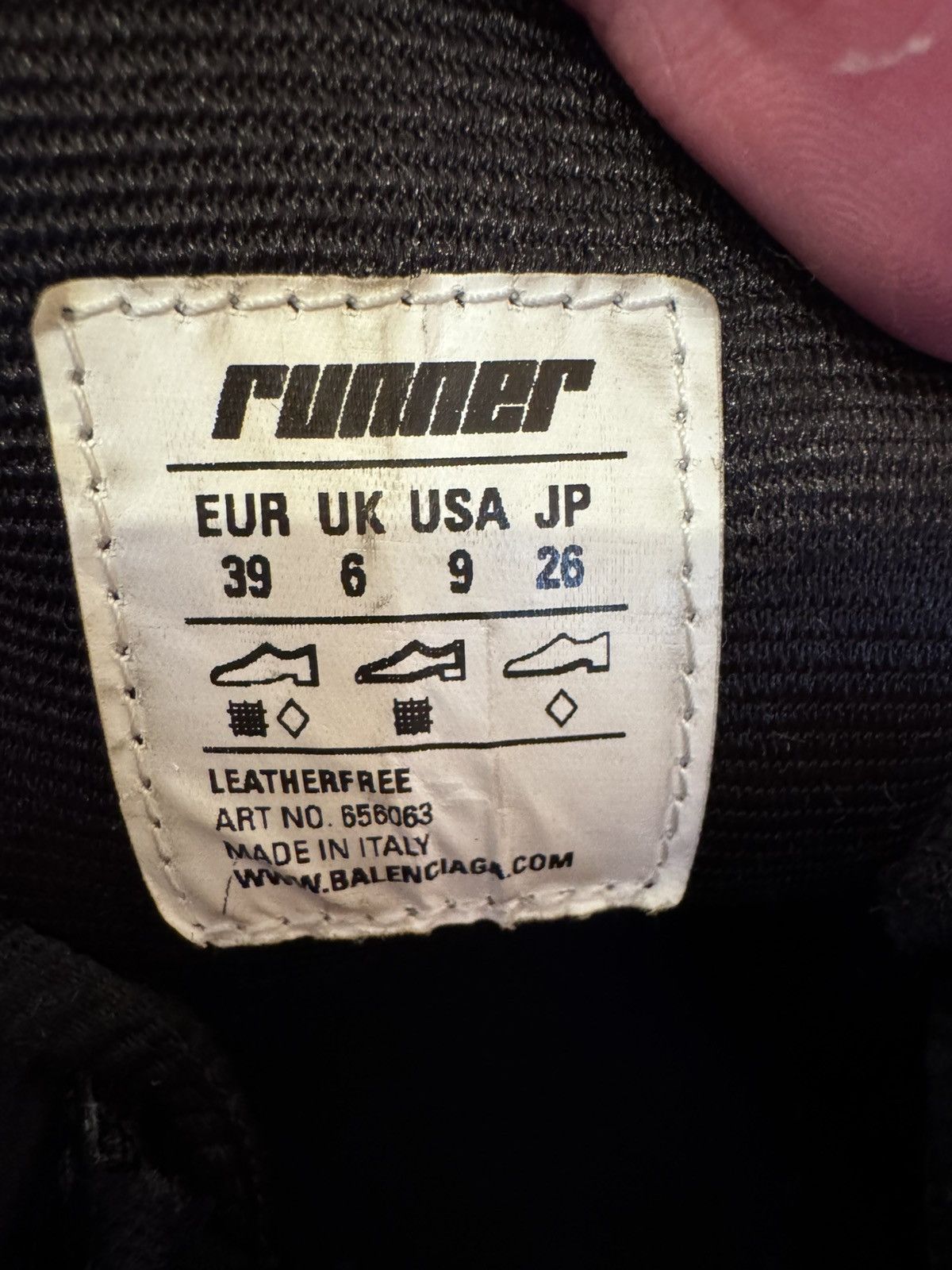 Balenciaga Balenciaga Runner Triple Black Size US 6 / EU 39 - 14 Thumbnail