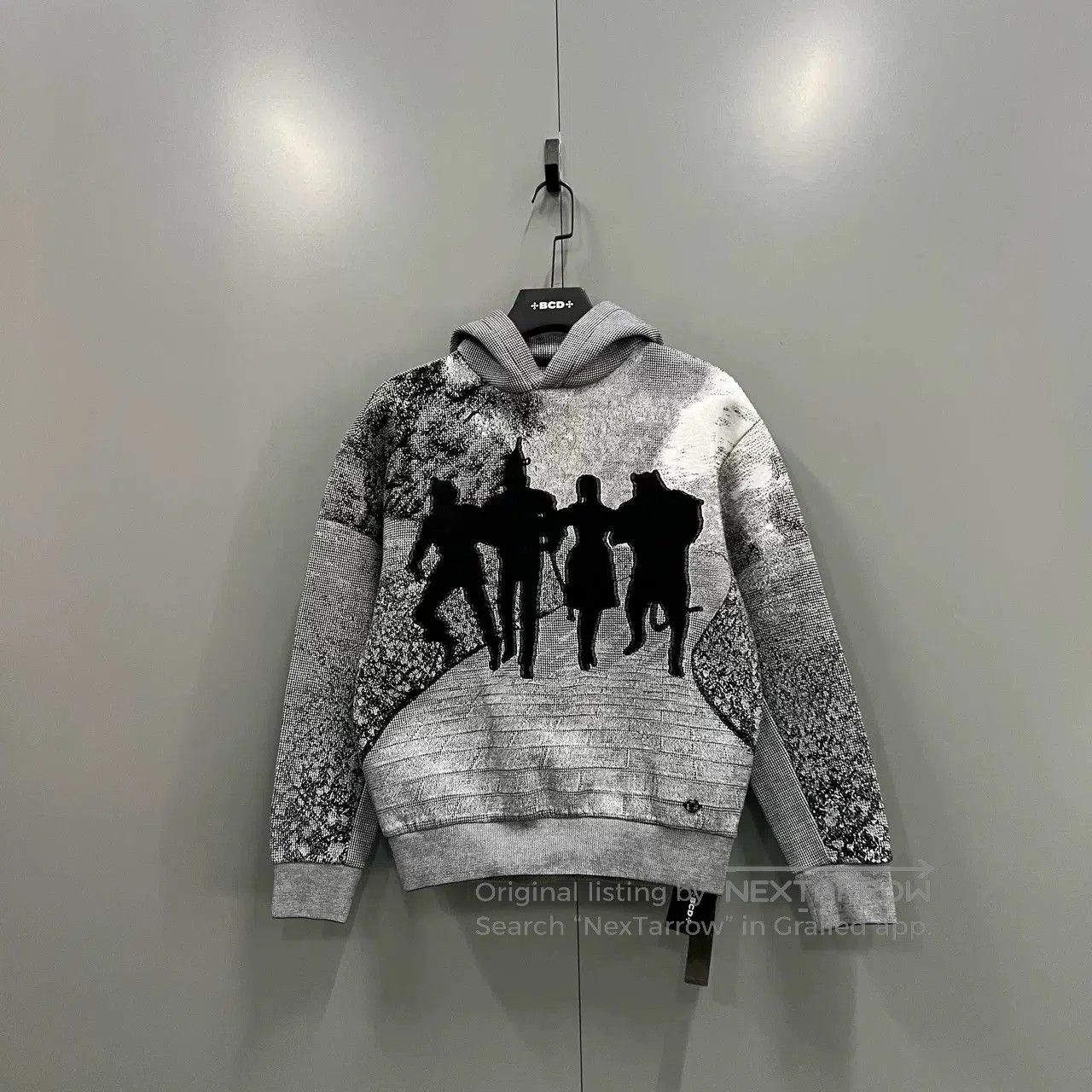 Louis Vuitton Louis Vuitton Wizard of Oz Portrait Hoodie. Size XS / US 0-2 / IT 36-38 - 1 Thumbnail