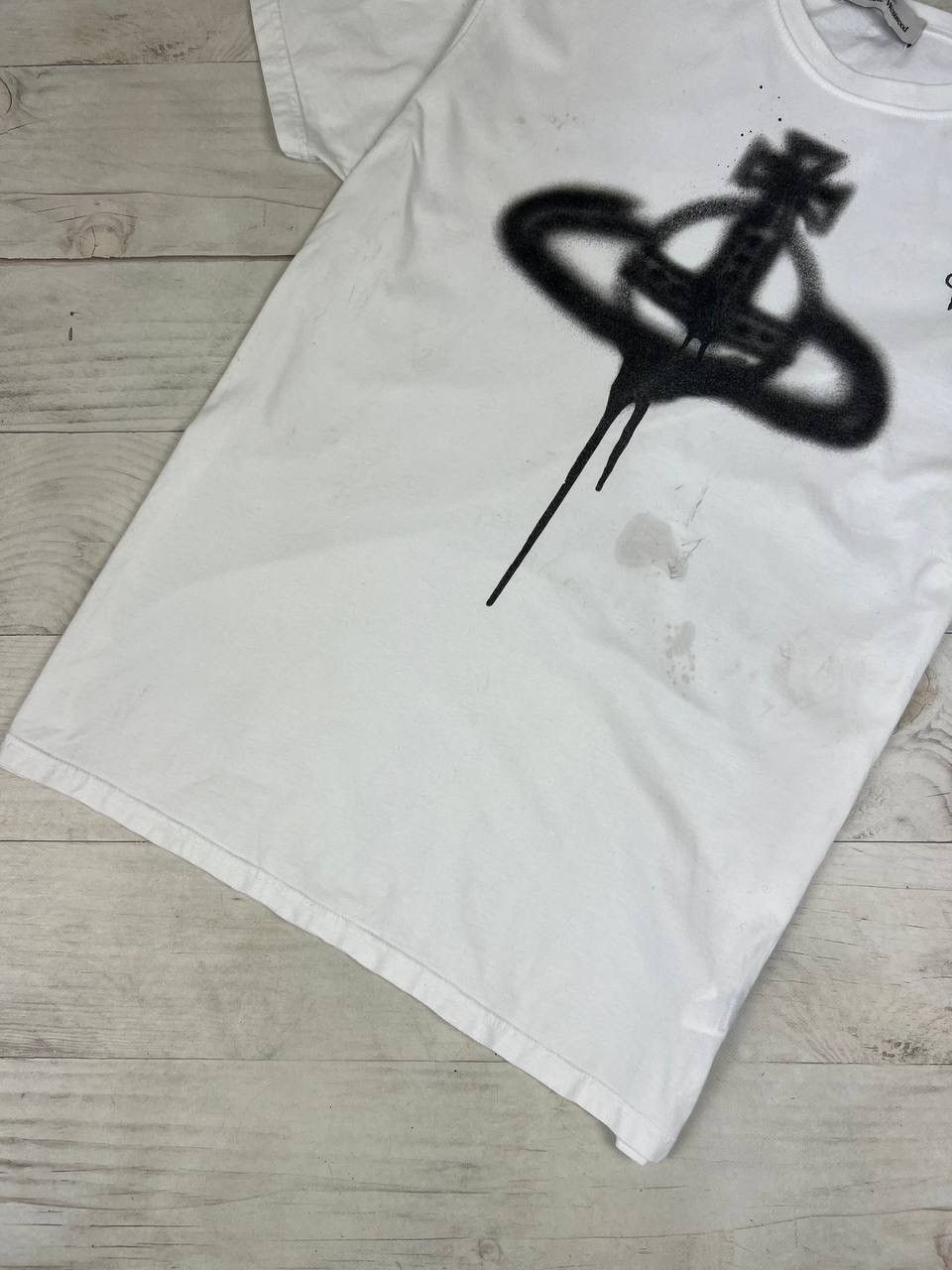 Vivienne Westwood Vivienne Westwood Spray Orb T Shirt Size US XXL / EU 58 / 5 - 3 Thumbnail