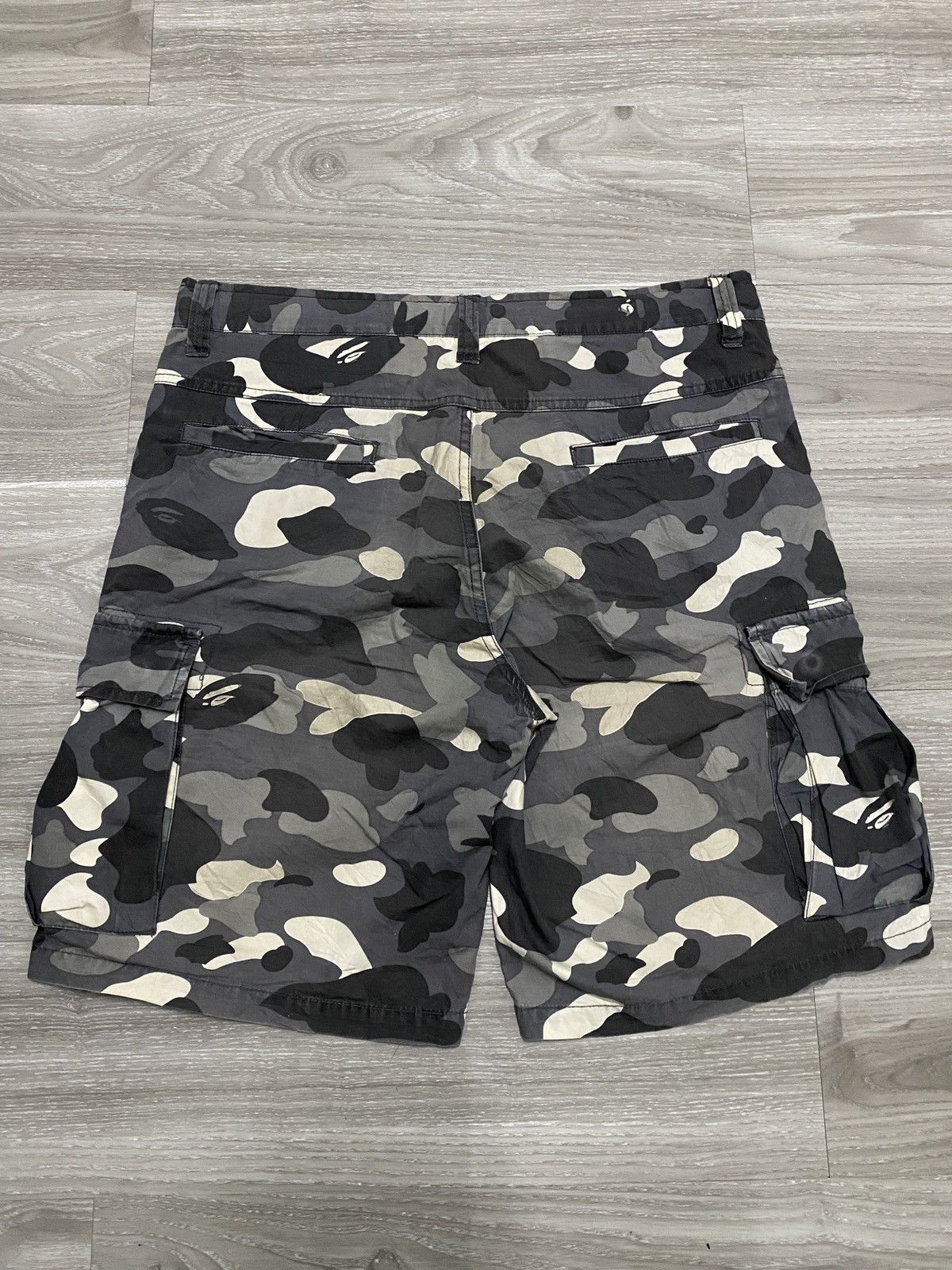 Bape GLOW IN THE DARK - RARE BAPE CARGO SHORTS Size US 33 - 2 Thumbnail