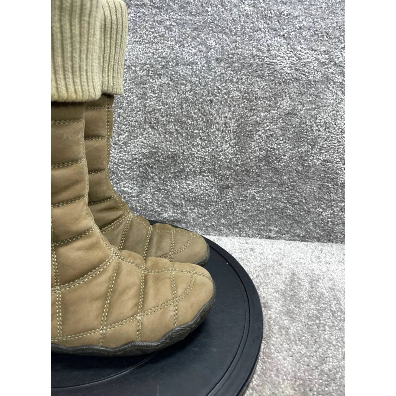 Patagonia Patagonia Boots Womens Size 7 Ginkgo Moss Brown Quilted Mid Calf Pull On Winter Size US 7 / IT 37 - 2 Thumbnail
