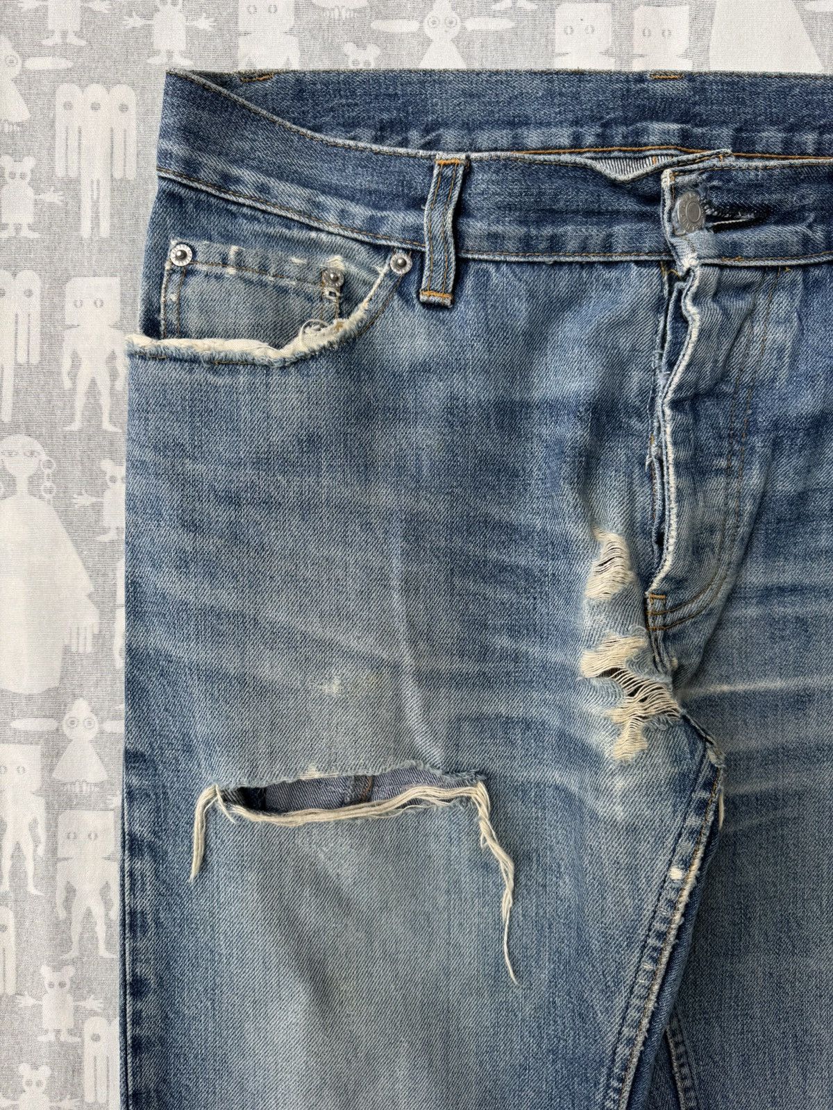 Helmut Lang Helmut Lang 2000 Thrashed Classic Cut Denim Jeans Size US 32 / EU 48 - 2 Thumbnail