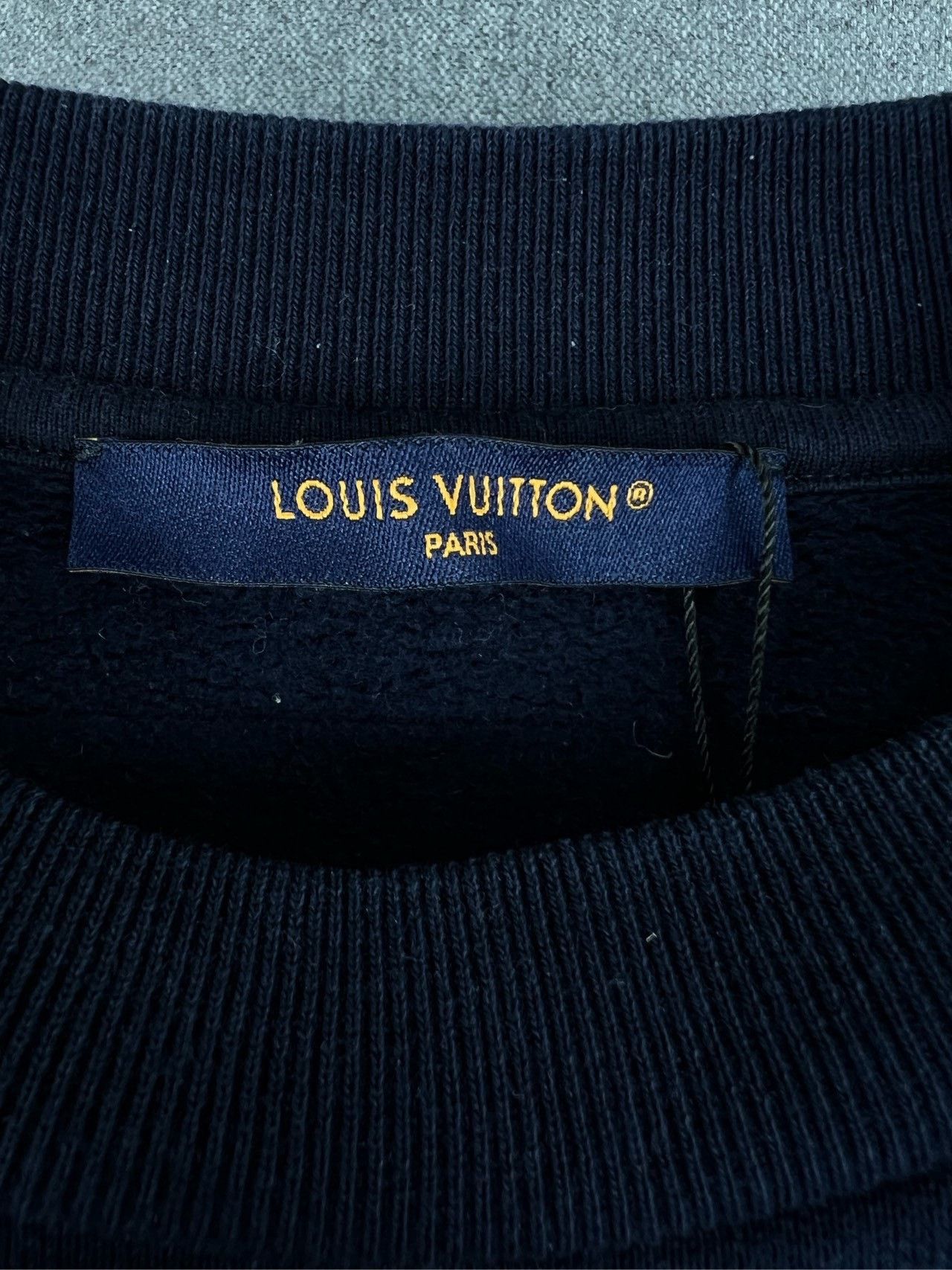 Louis Vuitton Louis Vuitton Flocked Logo Sweatshirt Size US M / EU 48-50 / 2 - 5 Thumbnail
