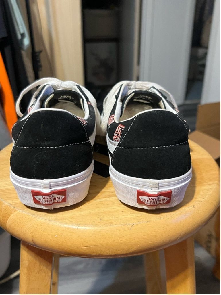Vans Men's Vans SK8 Low Sneakers Size 9.5 Black/White Size US 9.5 / EU 42-43 - 2 Thumbnail