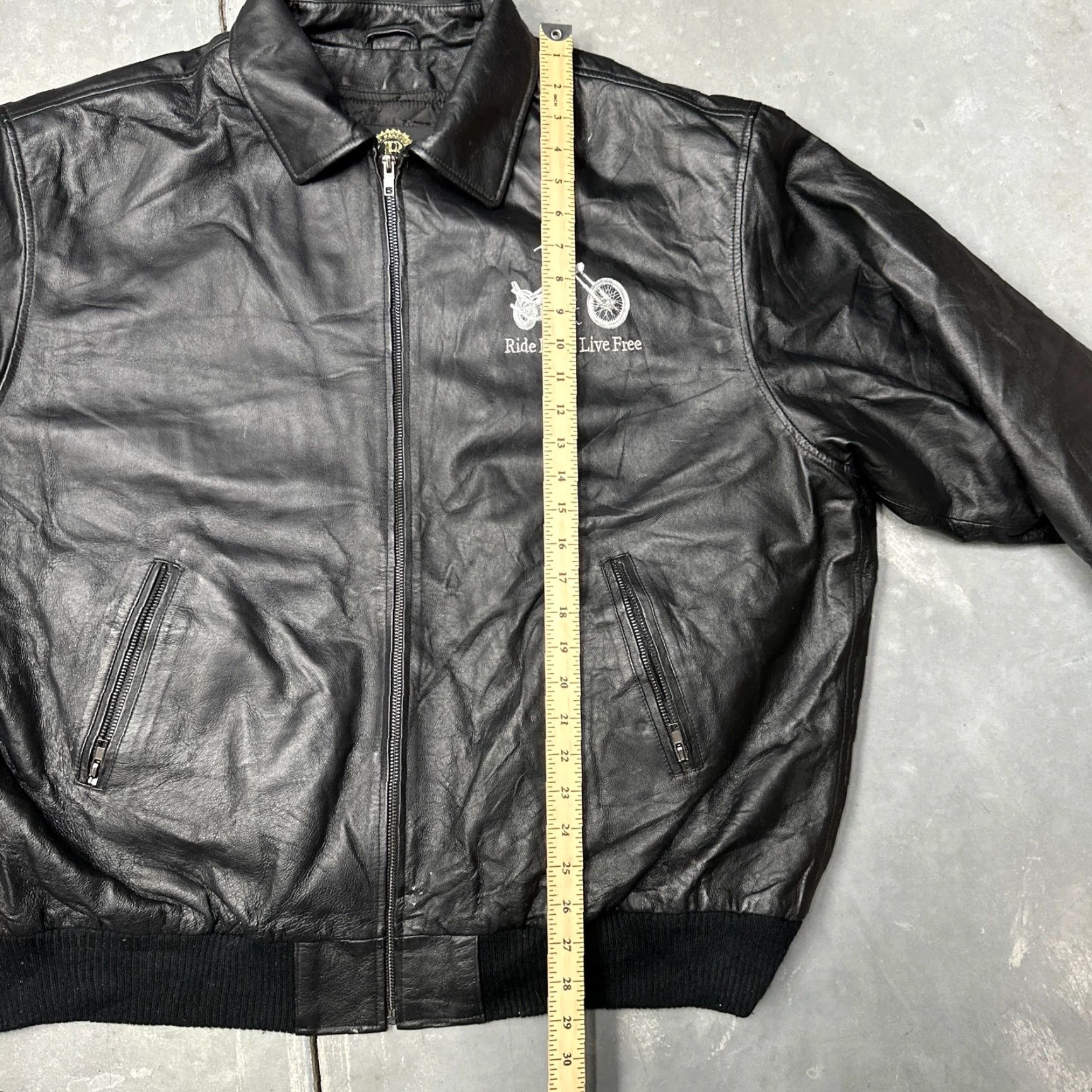 Vintage The Bradford Exchange Biker Leather Jacket Mens 2XL Ride Hard Black USA Flag Jacket Mens Black Leather USA Flag 90s-inspired? Size US XXL / EU 58 / 5 - 5 Thumbnail
