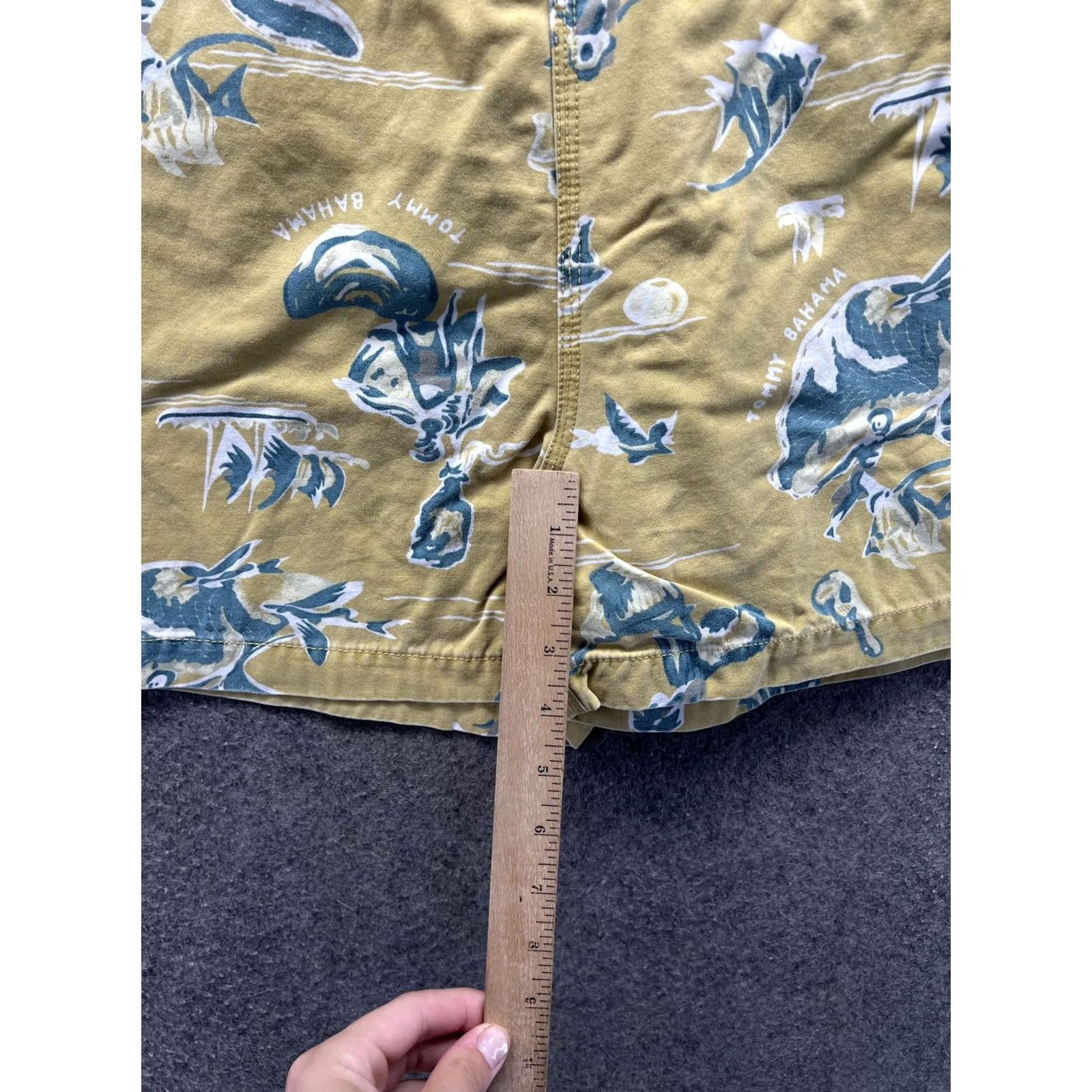 Tommy Bahama Tommy Bahama Swim Trunks Mens Medium Yellow Fish Print Tropical Drawstring Bottom Size ONE SIZE - 3 Thumbnail