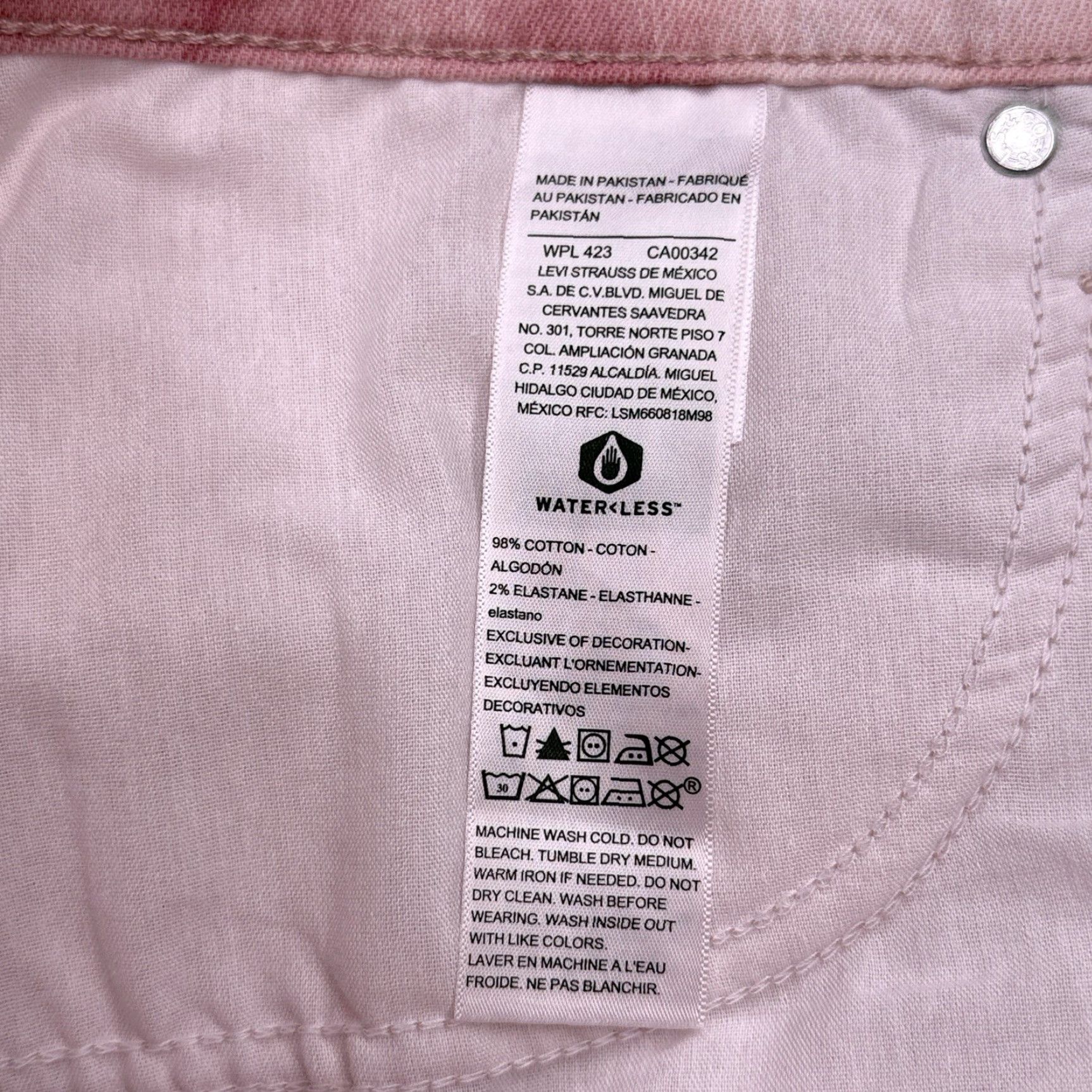 Vintage VINTAGE Levis Signature Heritage High Rise Shorts 18 Red Dye Cut Off New Size 40" / US 18 - 6 Thumbnail