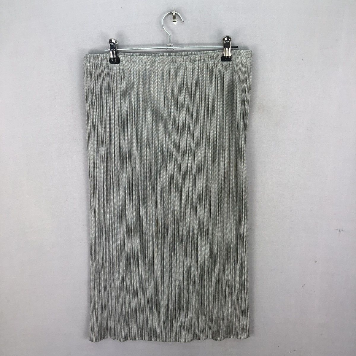 Pleats Please Issey Miyake Pleats Please Issey Miyake Pleated Basic Midi Skirt Size 30" / US 8 / IT 44 - 8 Thumbnail