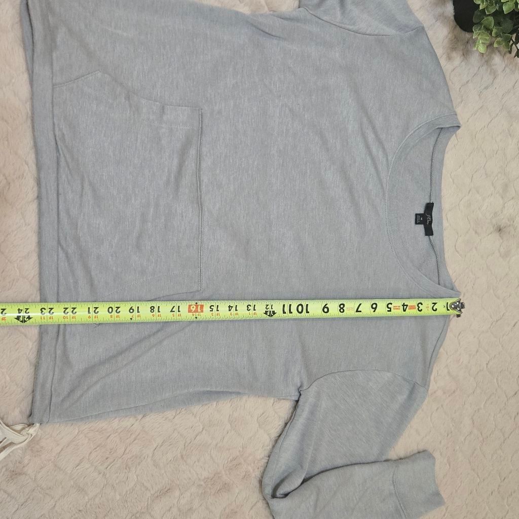 J.Crew J. Crew Gray Cloud Crewneck Pocket Sweatshirt, Size Medium Size L / US 10 / IT 46 - 4 Thumbnail