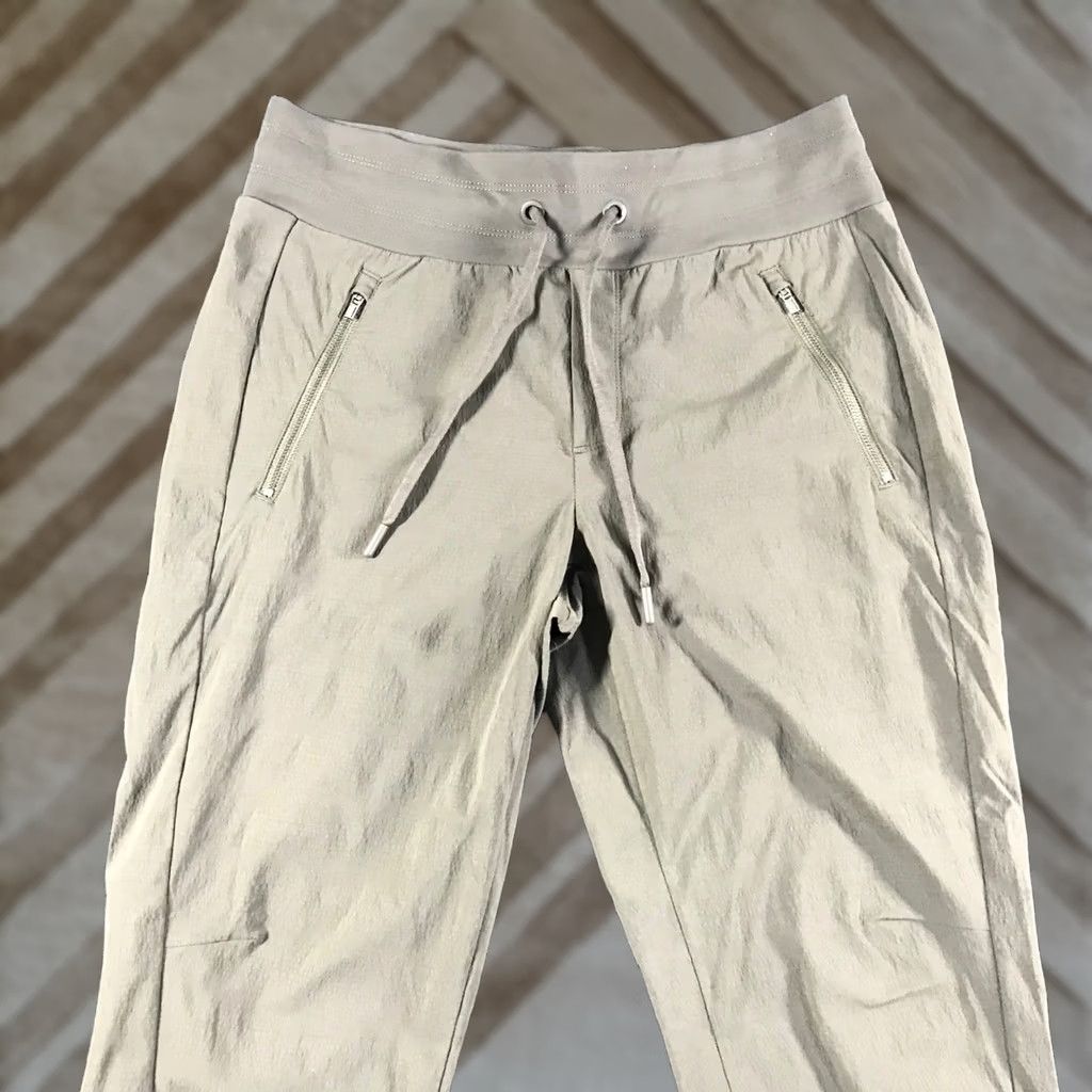 Athleta Athleta Jogger Pants Womens Olive Green Nylon Stretch 6 Adjustable Waist Pockets Tapered Leg Casual Activewear Size 28" / US 6 / IT 42 - 1 Thumbnail