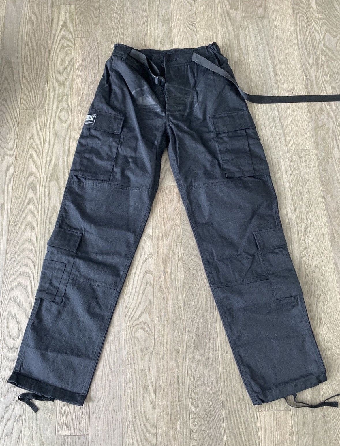 Corteiz Corteiz Guerillaz Cargo Triple Black Size US 30 / EU 46 - 2 Thumbnail