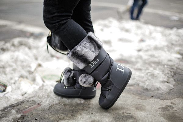 Dior DIOR Moon Boots Grey Fur Logo Ski John GALLIANO 35-37 Size US 7 / IT 37 - 3 Thumbnail