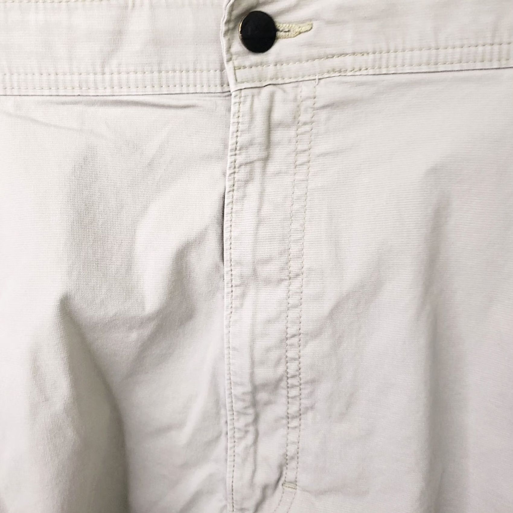 Wrangler Wrangler Outdoor Chino Hiking Shorts Beige 9” Inseam Regular 48 Mens Cotton Nylon Stretch Pockets Logo Zip Front Travel Size US 40 / EU 56 - 4 Thumbnail