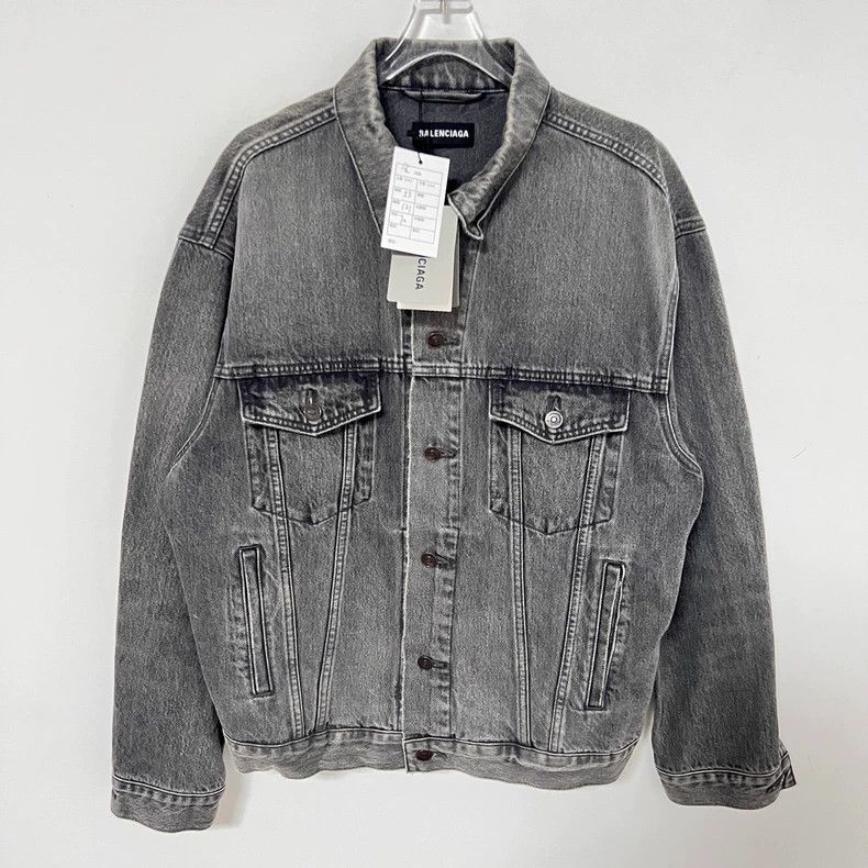 Balenciaga Balenciaga size 44 Back logo denim jacket Size US S / EU 44-46 / 1 - 1 Thumbnail