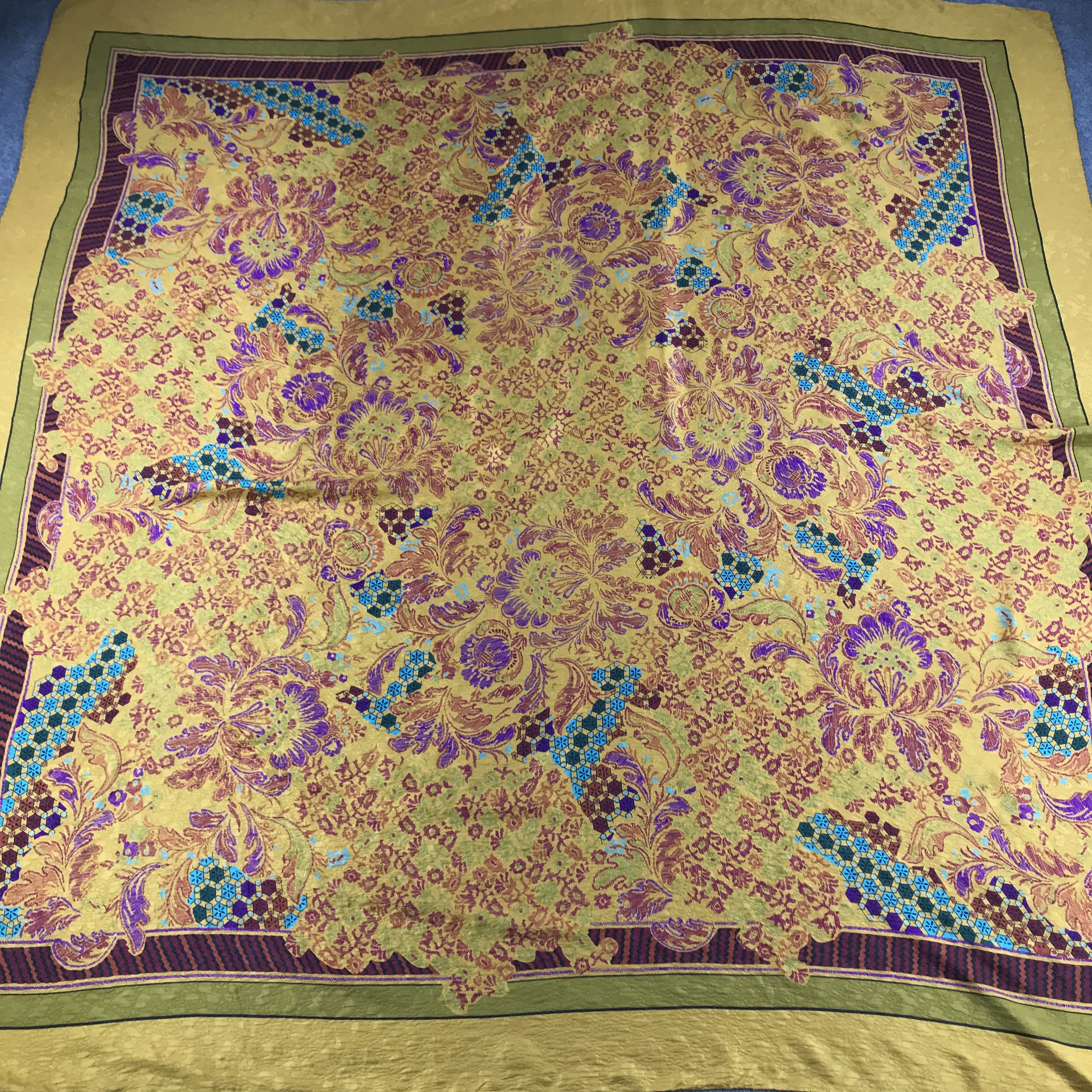 Vintage Luxury Design Made in Italy Big Sized Silk Scarf M223 Size ONE SIZE - 2 Thumbnail