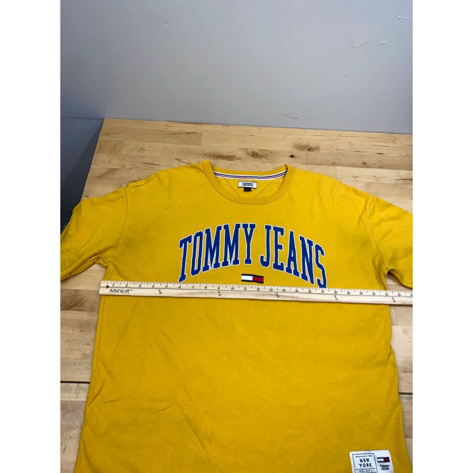 Tommy Hilfiger VINTAGE Tommy Jeans Shirt Unisex L Yellow Casual Y2K Logo Pullover 12265 Size US L / EU 52-54 / 3 - 6 Thumbnail