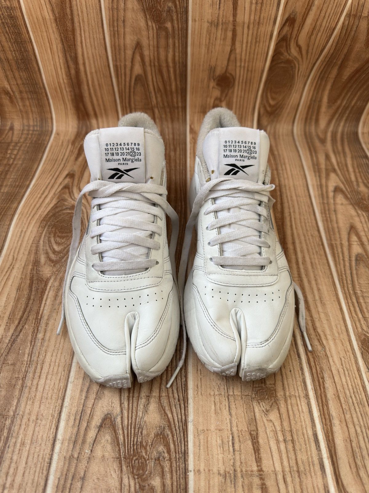 Maison Margiela × Reebok Reebok x Maison Margiela Classic Leather Tabi Sneakers Size US 9.5 / EU 42-43 - 2 Thumbnail