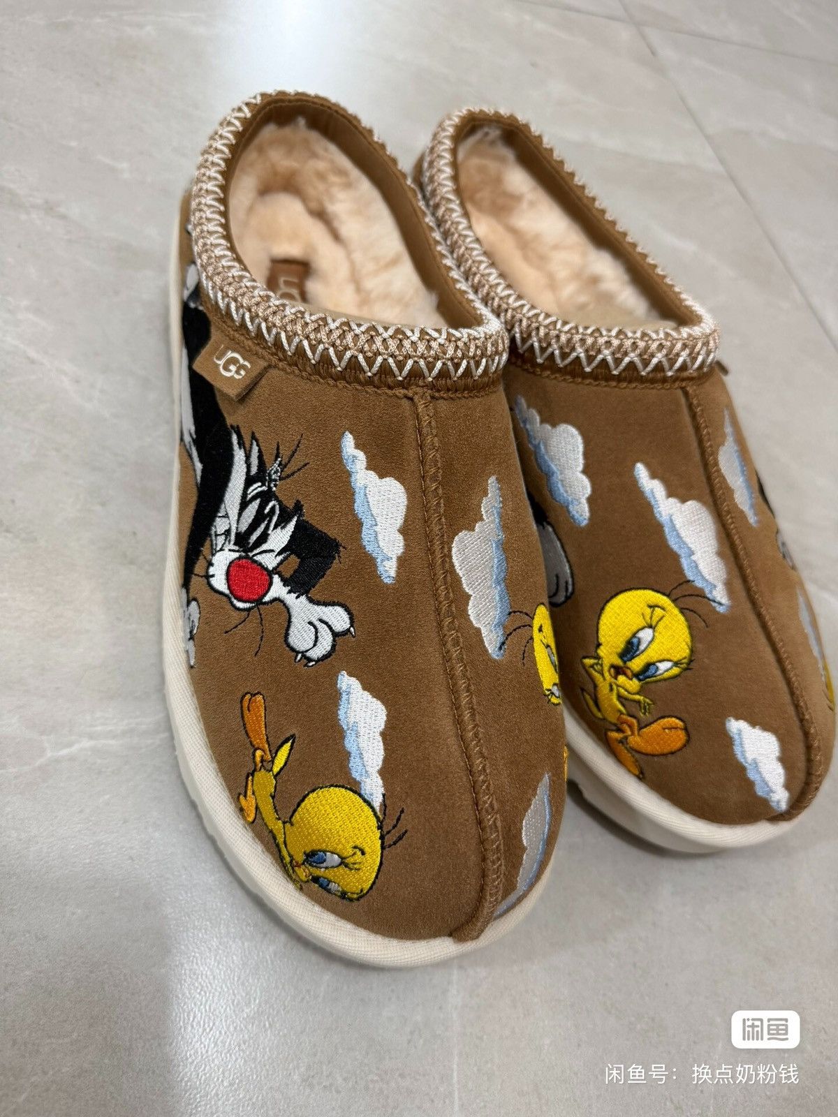 Palace × Ugg PALACE x Looney Tunes x UGG Ultra Mini sandals shoes Size US 8.5 / EU 41-42 - 1 Thumbnail