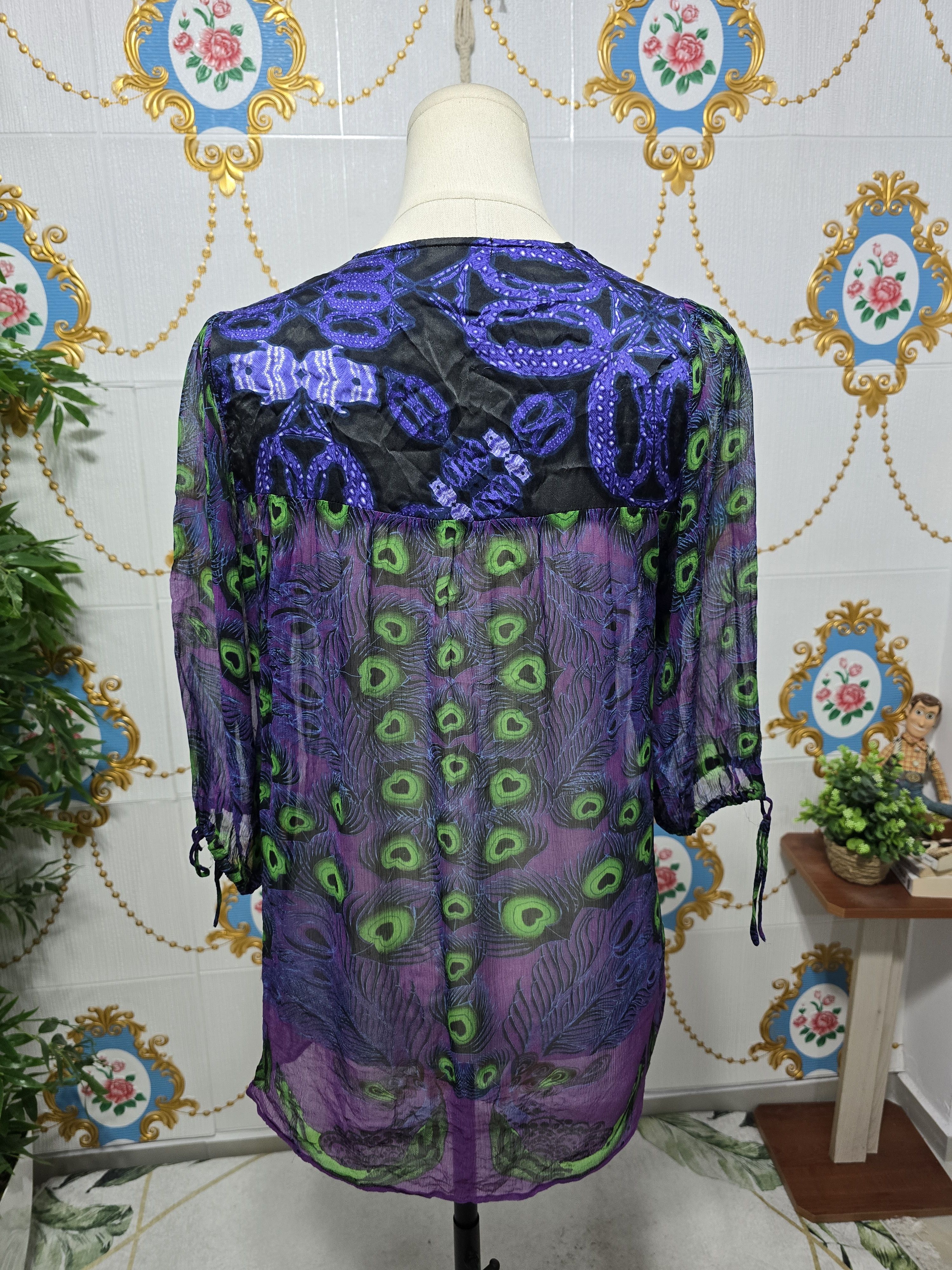 Custo Barcelona CUSTO BARCELONA vintage 100% silk size 2( small) ok for m Size S / US 4 / IT 40 - 8 Thumbnail