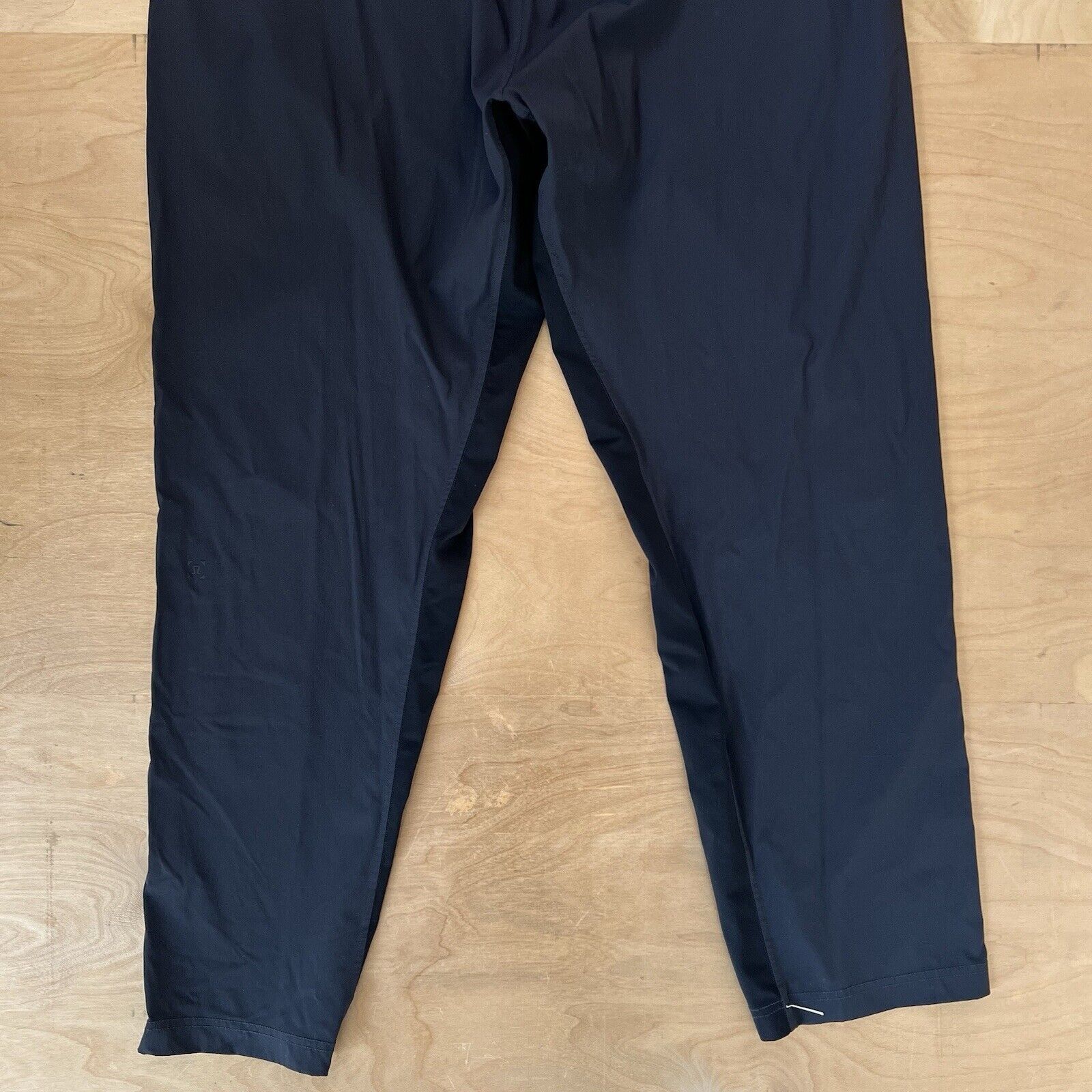 Lululemon Lululemon Great Wall Pants XL Black Sweatpants Jogger Yoga Size US 34 / EU 50 - 8 Thumbnail