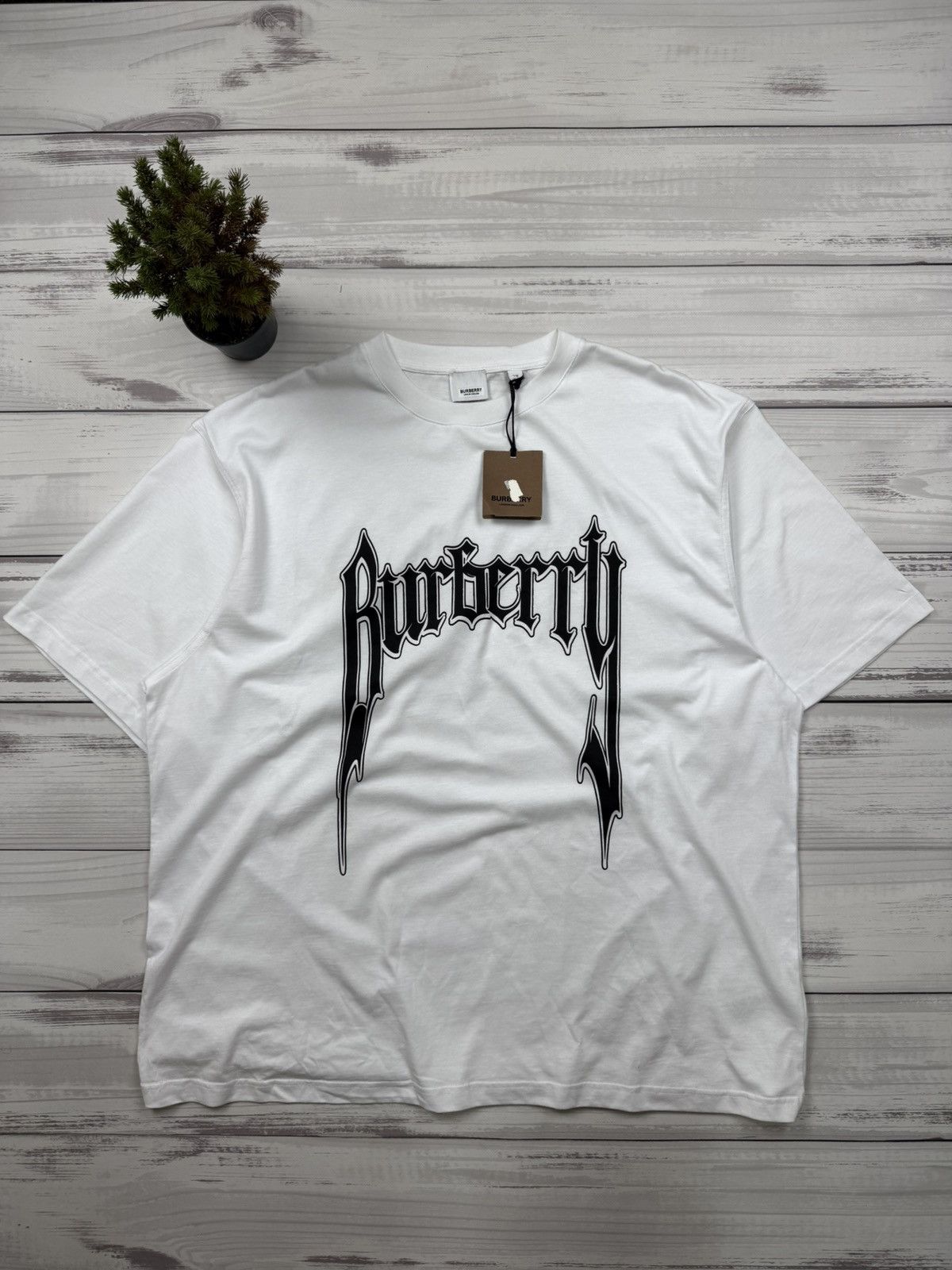Burberry Burberry Gothic Logo Print over size cut Size US XXL / EU 58 / 5 - 1 Thumbnail