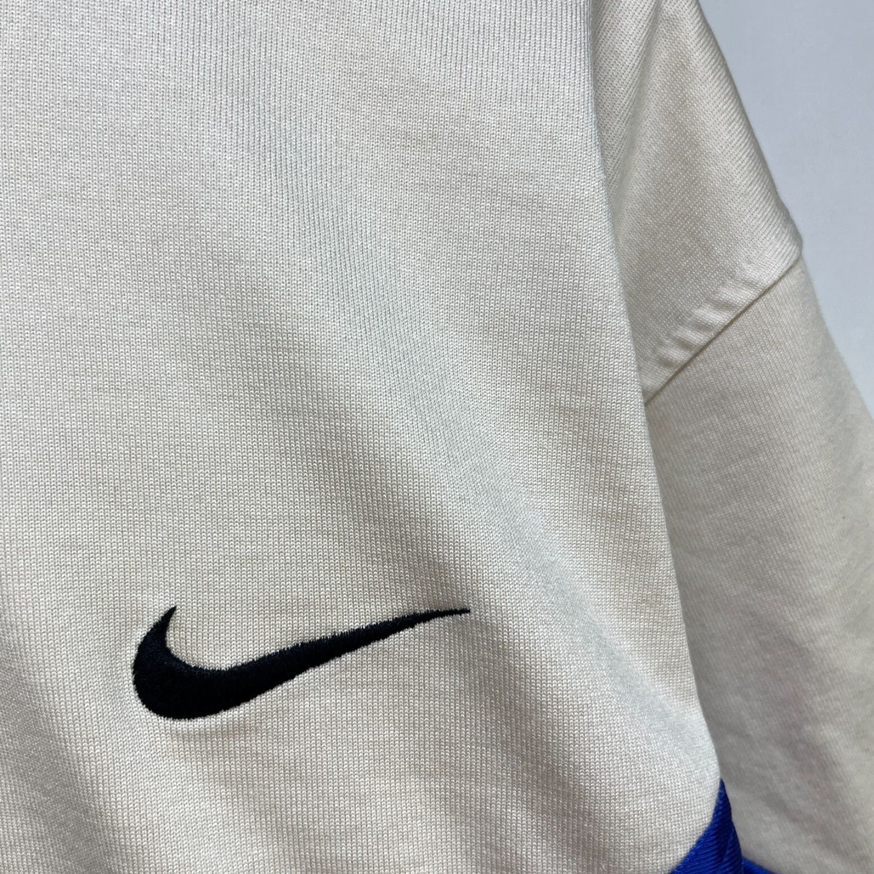 Nike VINTAGE Nike Big Swoosh Basketball Shirt Medium White 90s Mens Short Sleeve Hoops Baggy T-Shirt Size US M / EU 48-50 / 2 - 6 Thumbnail