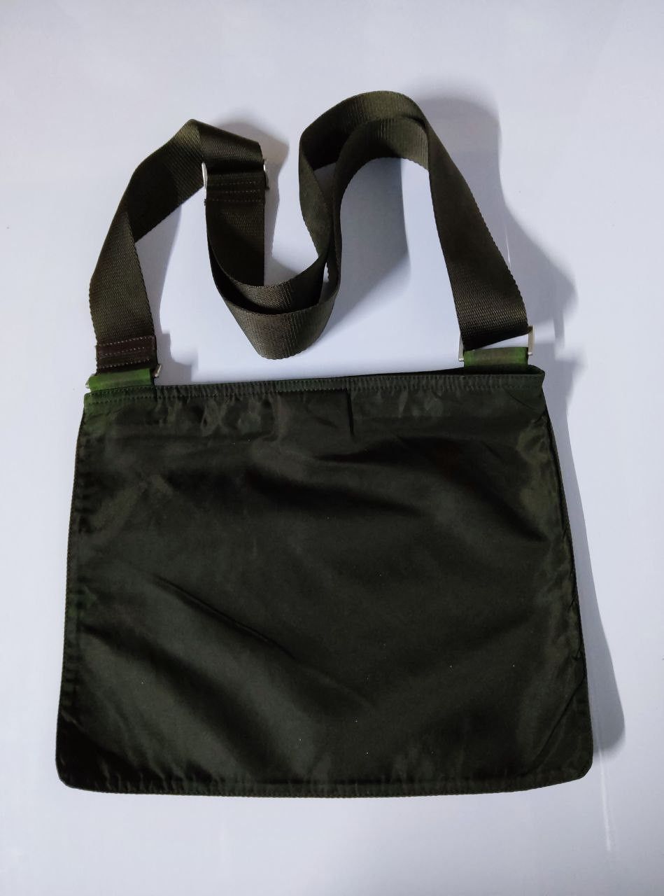 Prada Authentic Prada Bag Nylon Crossbody Size ONE SIZE - 4 Thumbnail