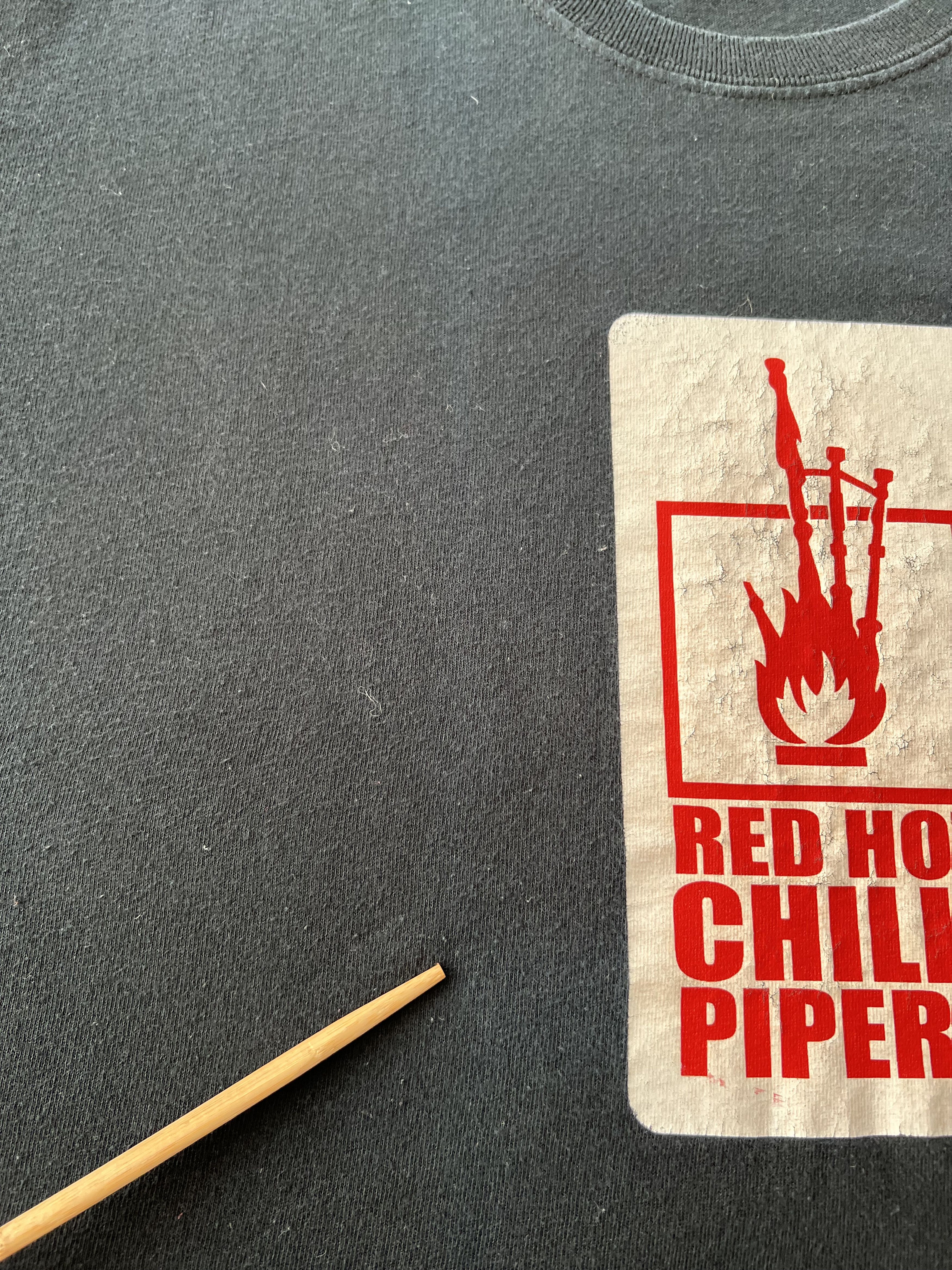 Band Tees Vintage 2000s Red Hot Chilli Pipers Rock Band Black T-shirt Size US M / EU 48-50 / 2 - 8 Thumbnail